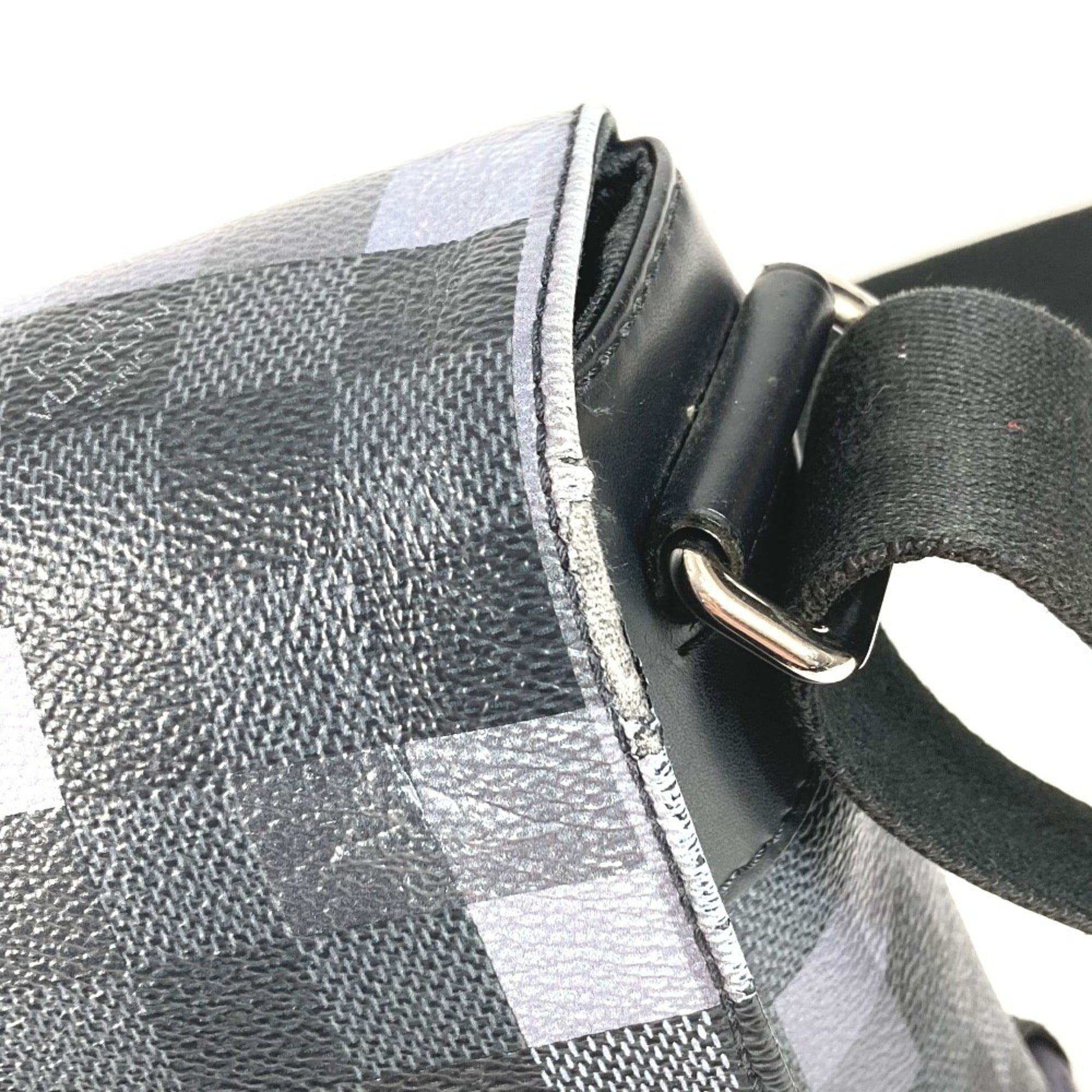 Louis Vuitton Black Damier Graphite Shoulder Bag (Pre-Owned)