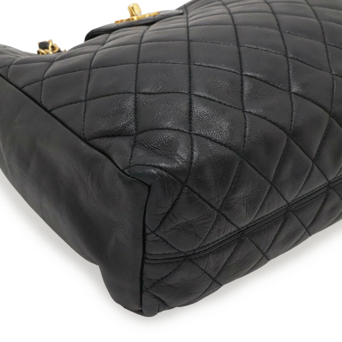 Chanel Black Shoulder Bag (Pre-Owned)