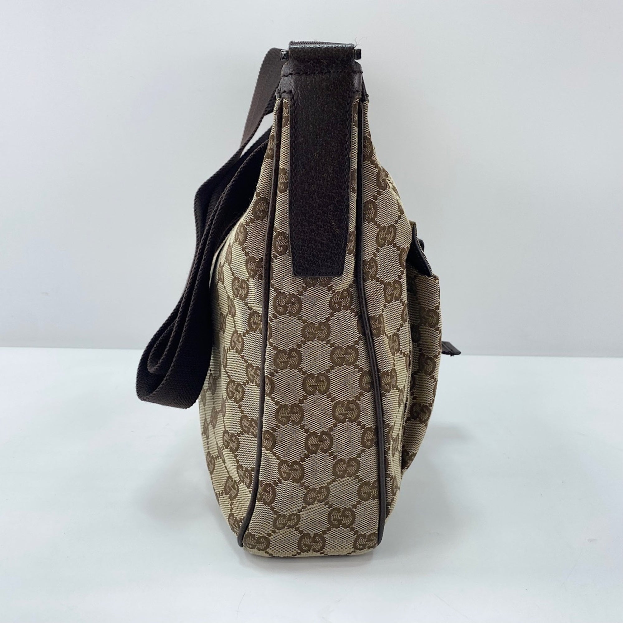Gucci Beige Shoulder Bag (Pre-Owned)