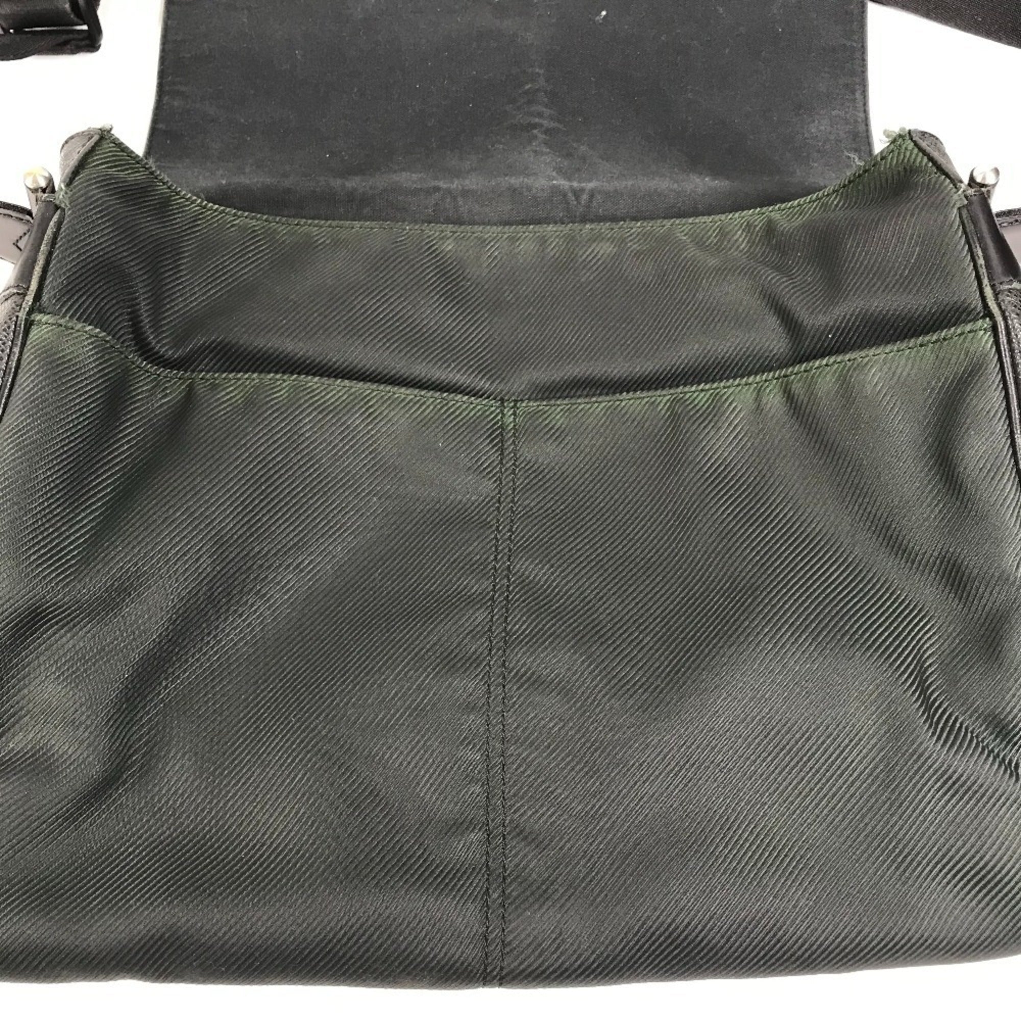 Louis Vuitton Black Noir Taiga Leather Nylon Canvas Leather Messenger Bag Shoulder Bag (Pre-Owned)