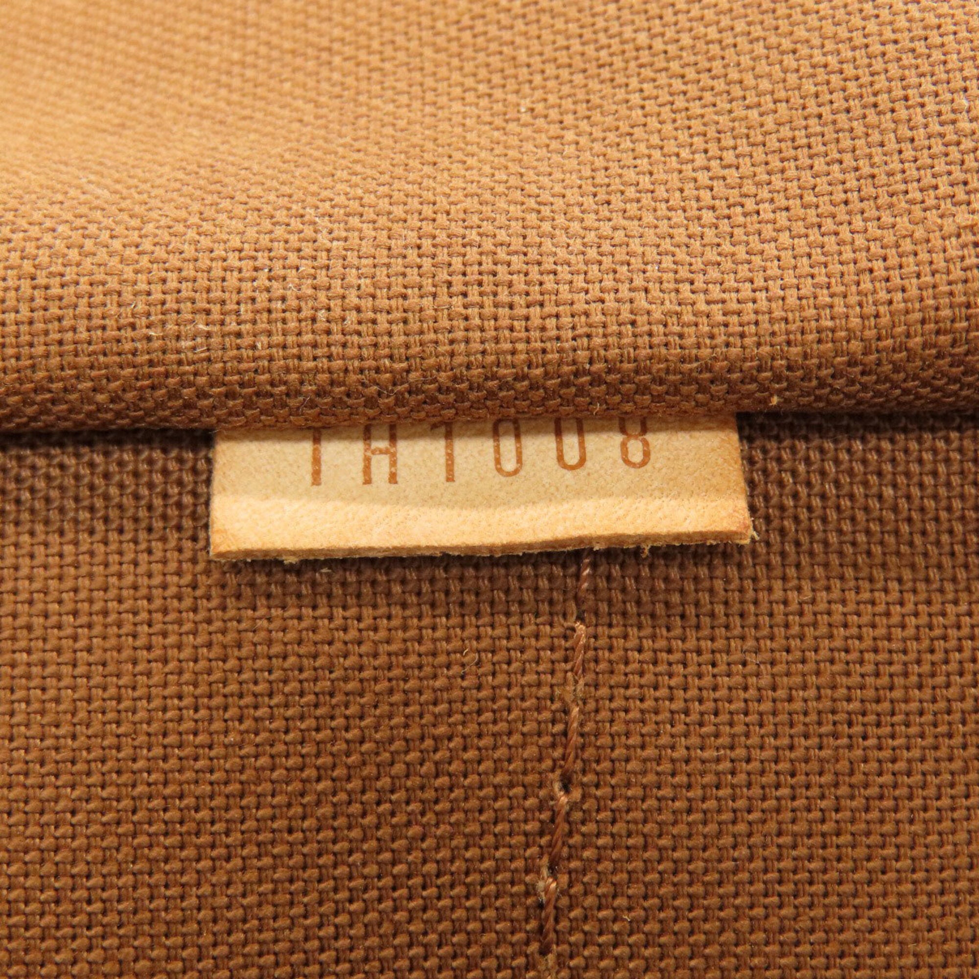 Louis Vuitton Monogram Monogram Canvas Handbag (Pre-Owned)