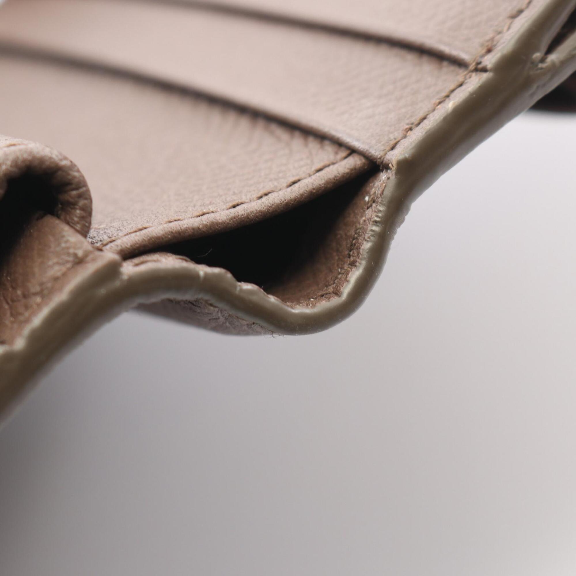 Salvatore Ferragamo Beige Leather Wallet (Bi-Fold) (Pre-Owned)