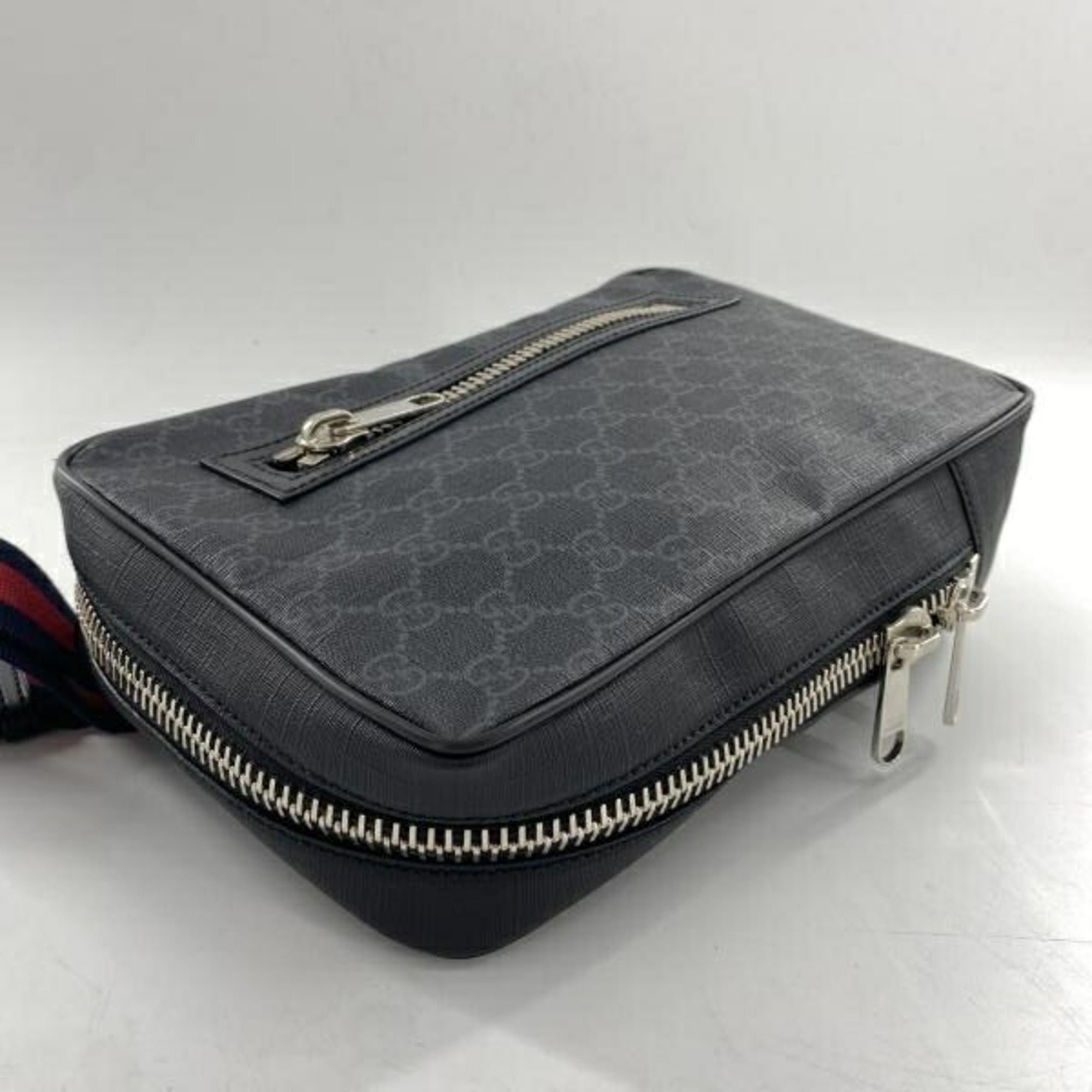 Gucci Black Navy Red Color Gg Supreme Sling Bag (Pre-Owned)