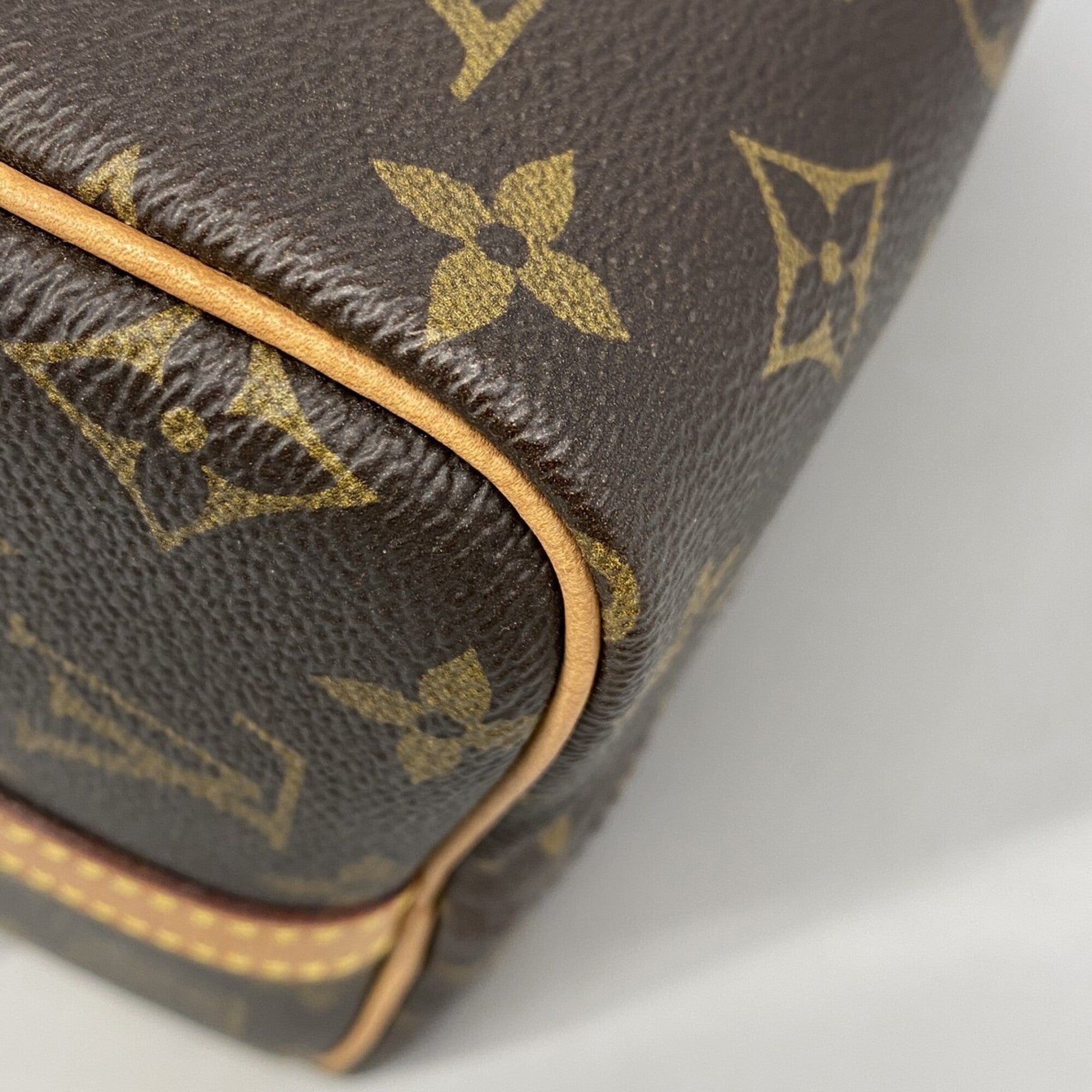 Louis Vuitton Brown Handbag (Pre-Owned)