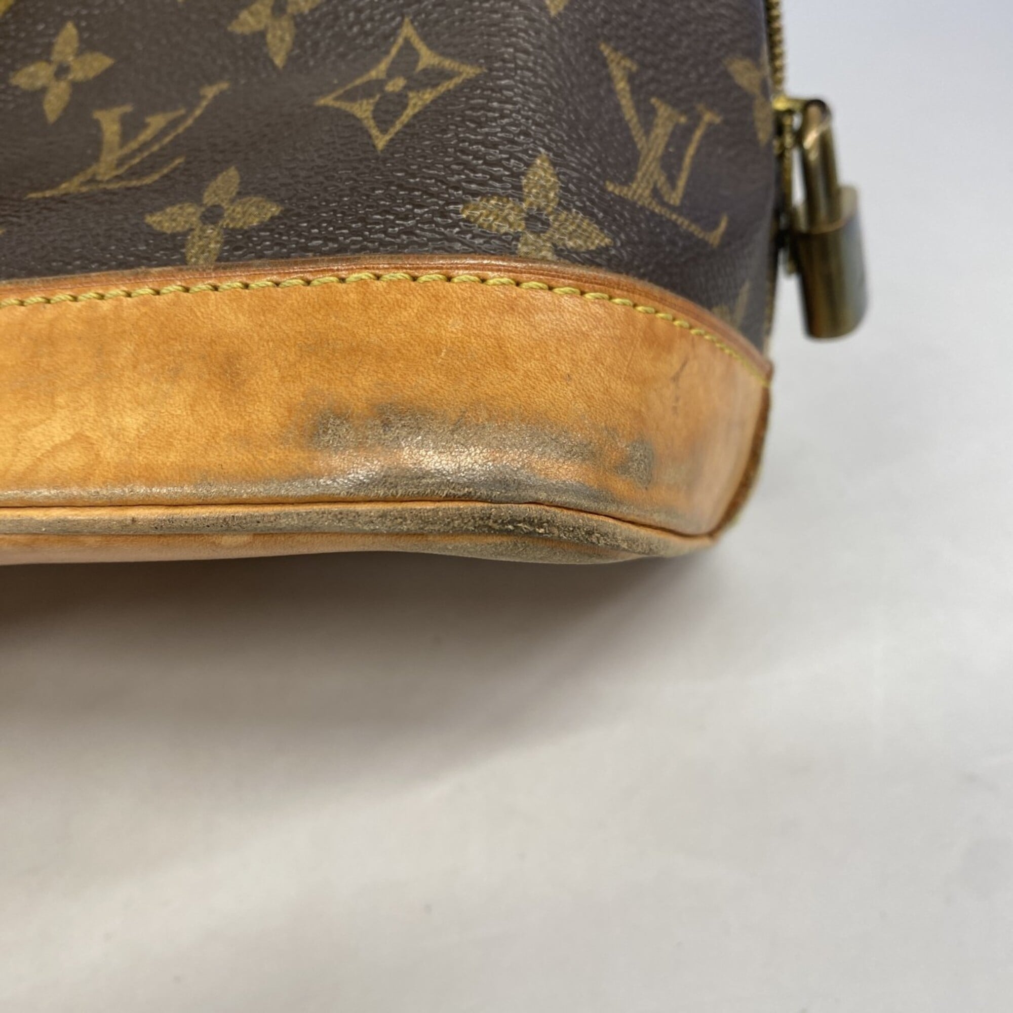 Louis Vuitton Brown Handbag (Pre-Owned)