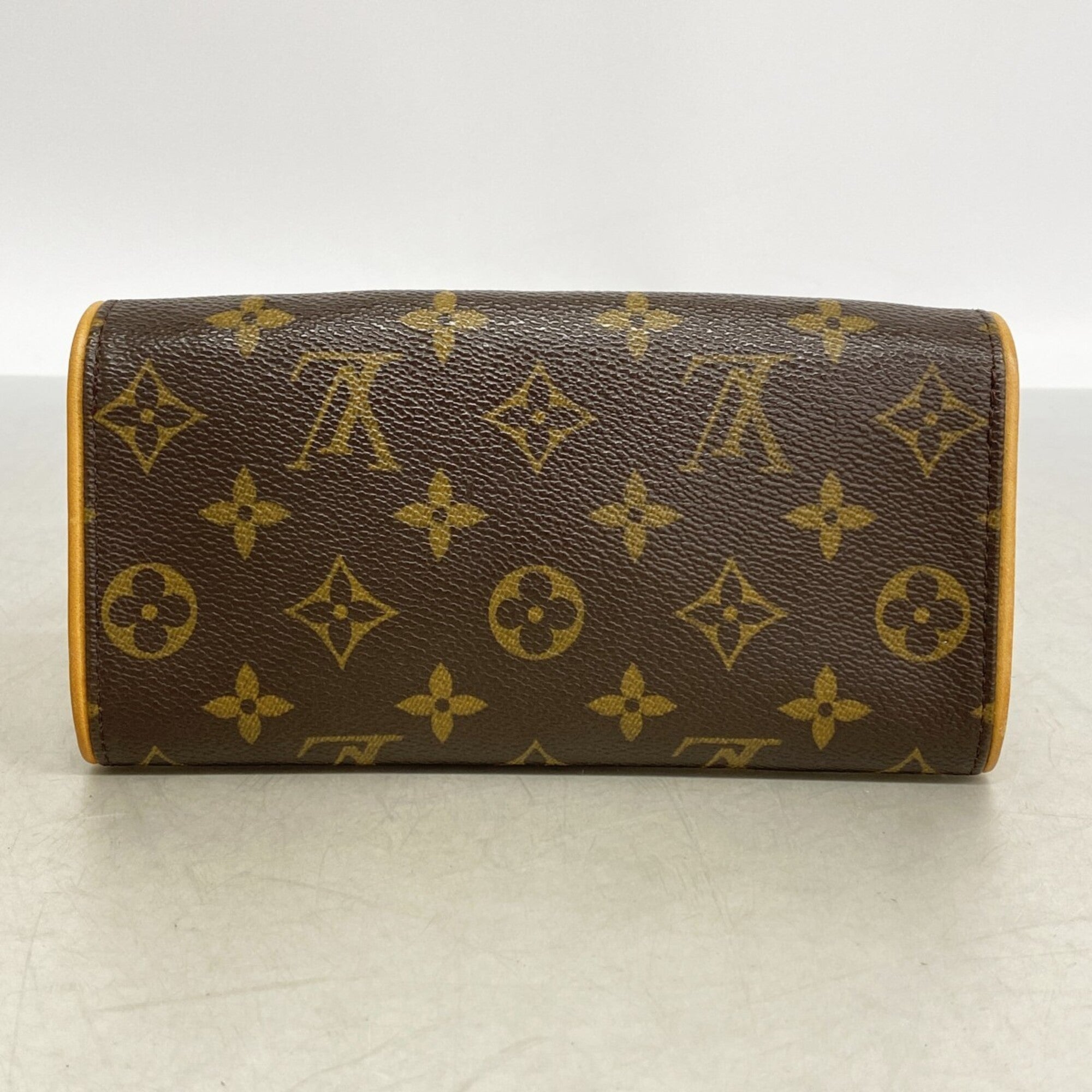 Louis Vuitton Brown Shoulder Bag (Pre-Owned)