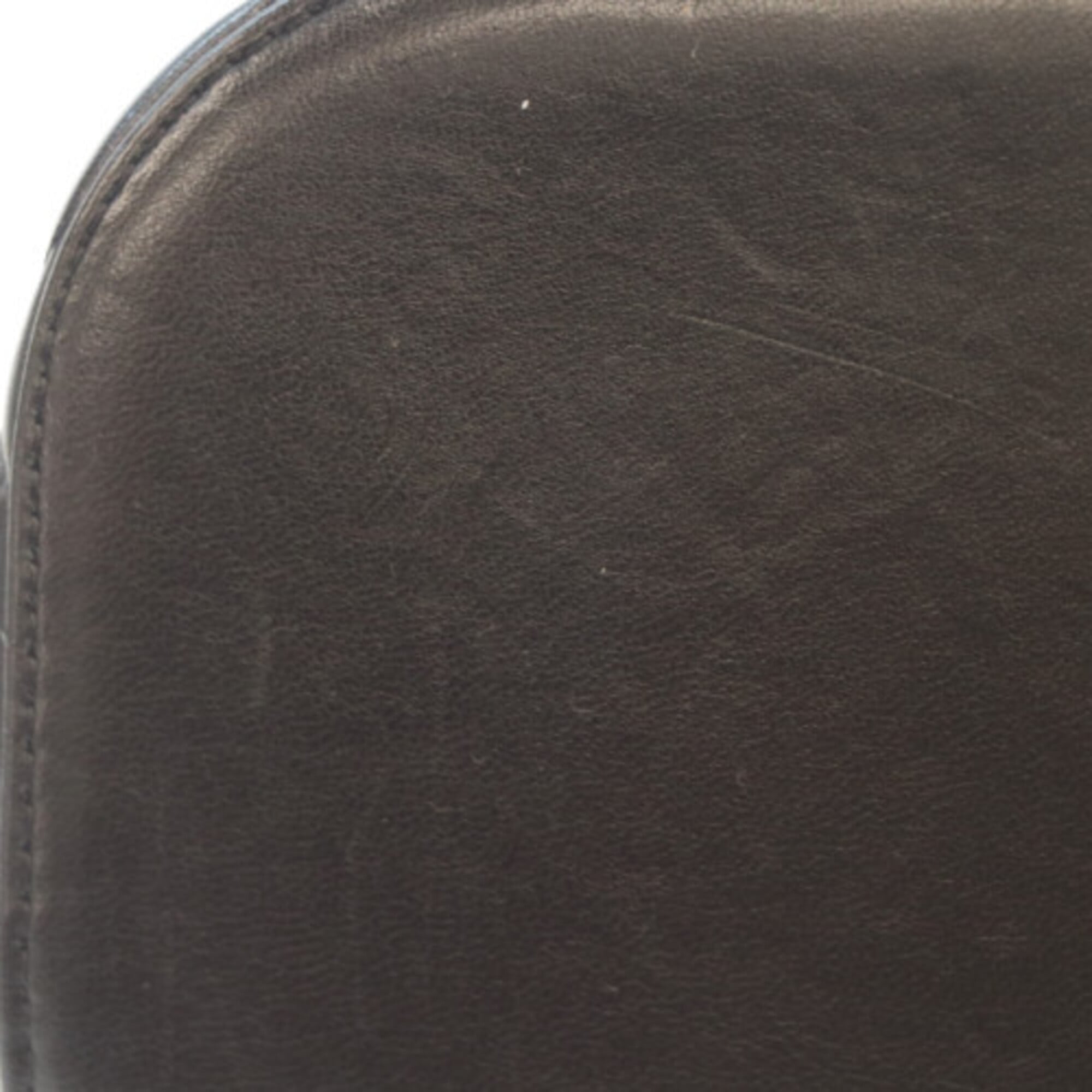 Chanel Black Leather Shoulder Bag (Pre-Owned)