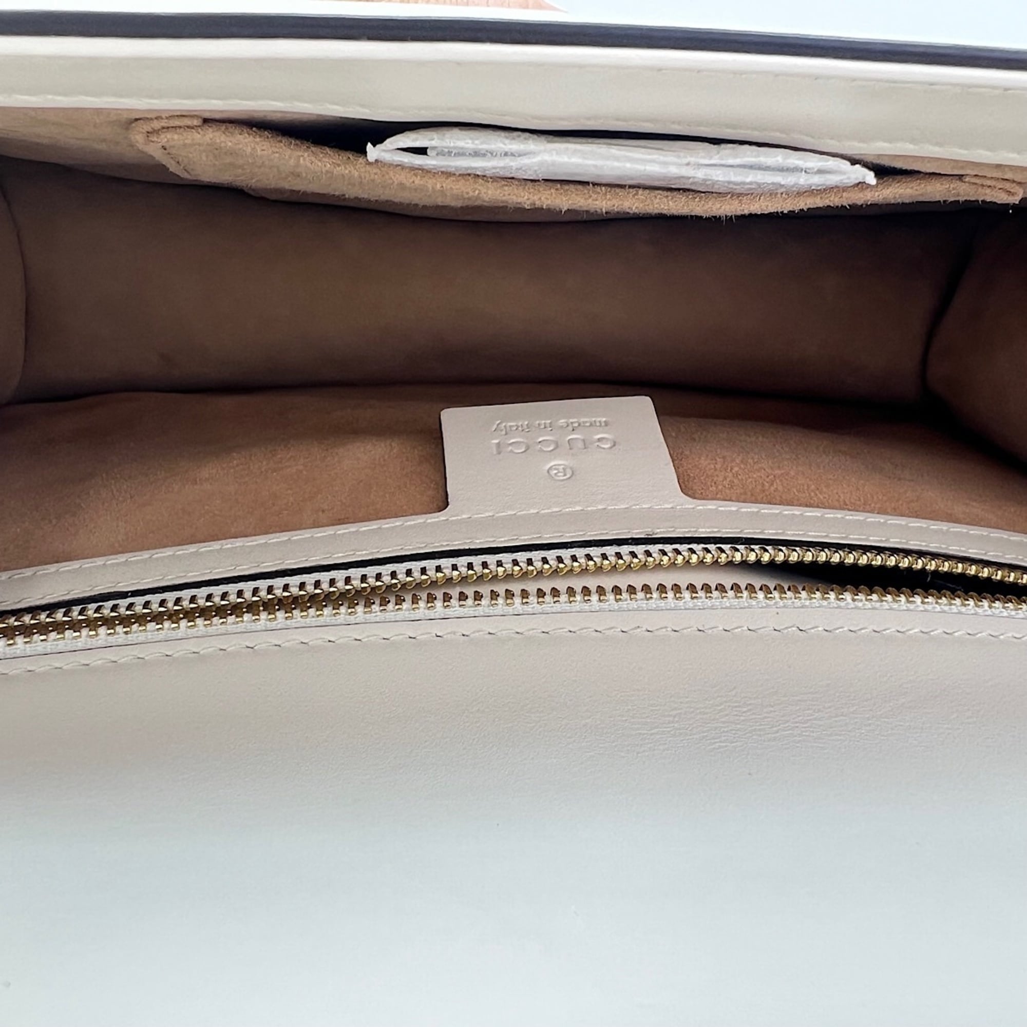 Gucci White Shoulder Bag (Pre-Owned)