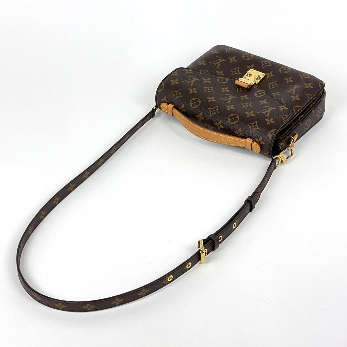 Louis Vuitton Monogram Brown Monogram Handbag (Pre-Owned)