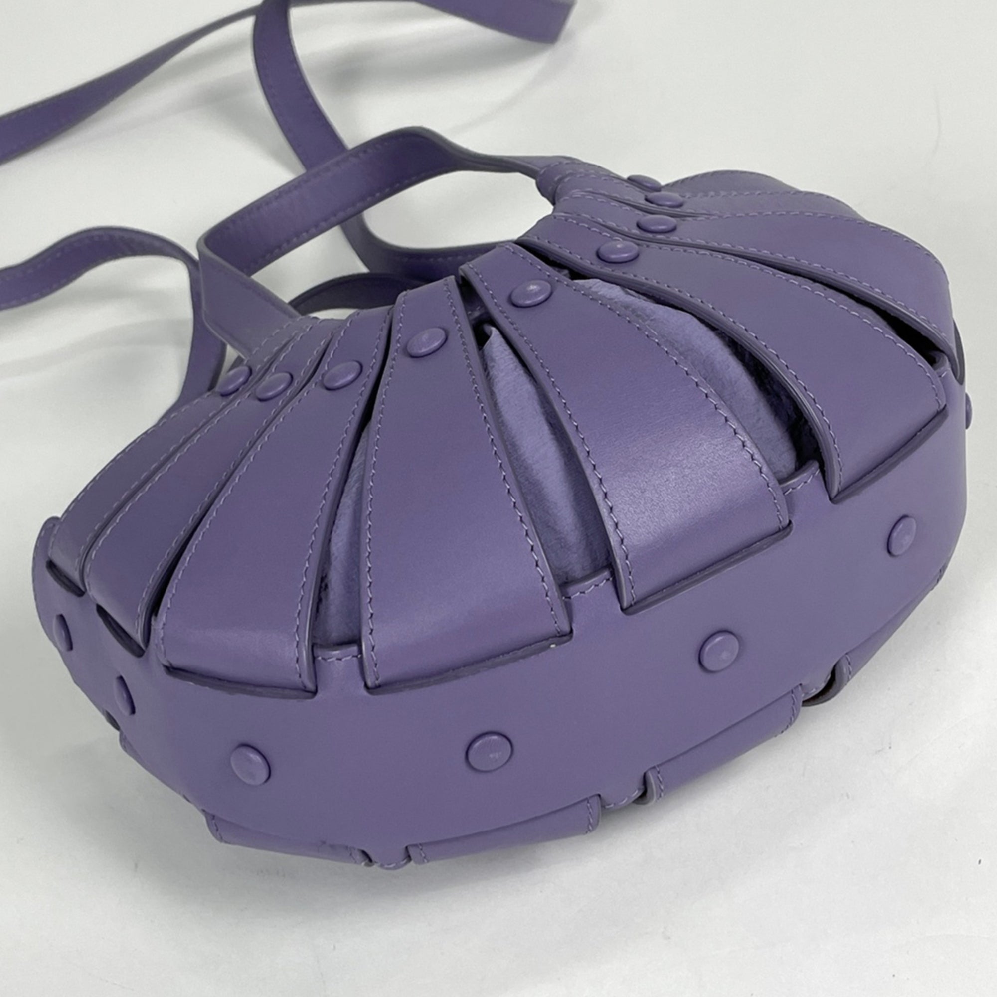 Bottega Veneta Purple Leather Handbag (Pre-Owned)