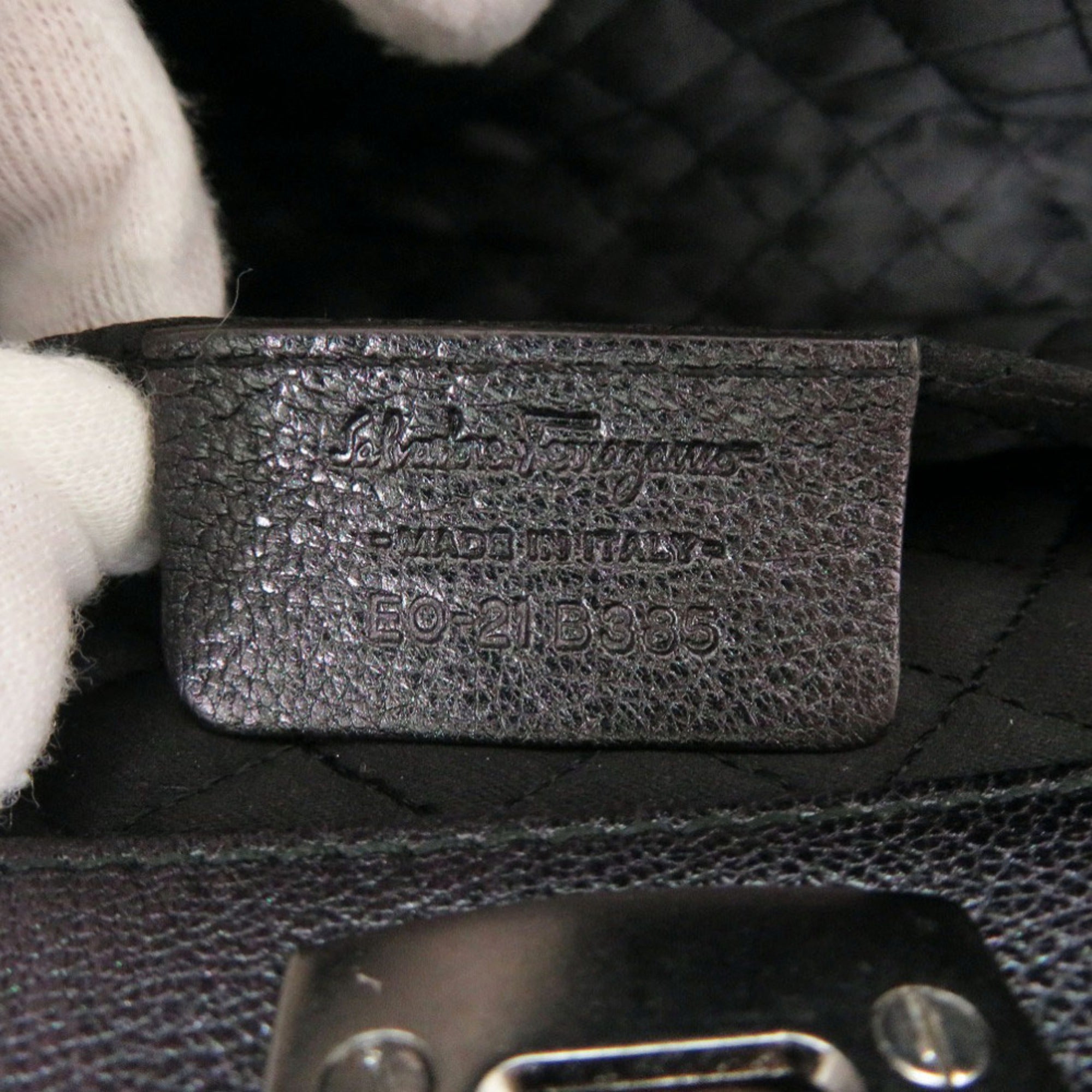 Salvatore Ferragamo Metallic Gray Leather Shoulder Bag (Pre-Owned)