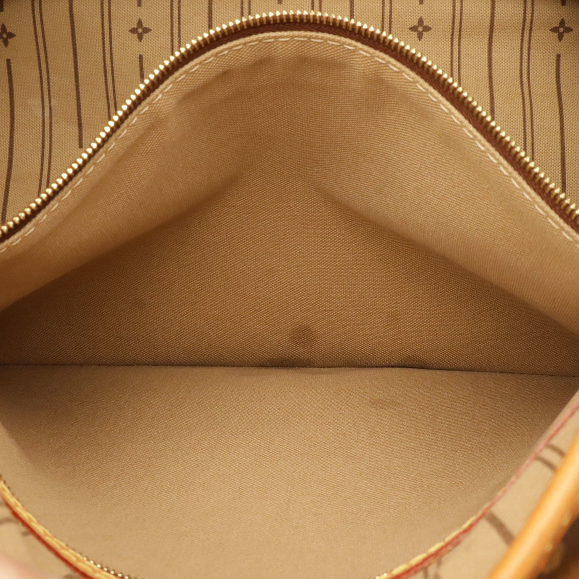Louis Vuitton Brown Monogram Monogram Shoulder Bag (Pre-Owned)