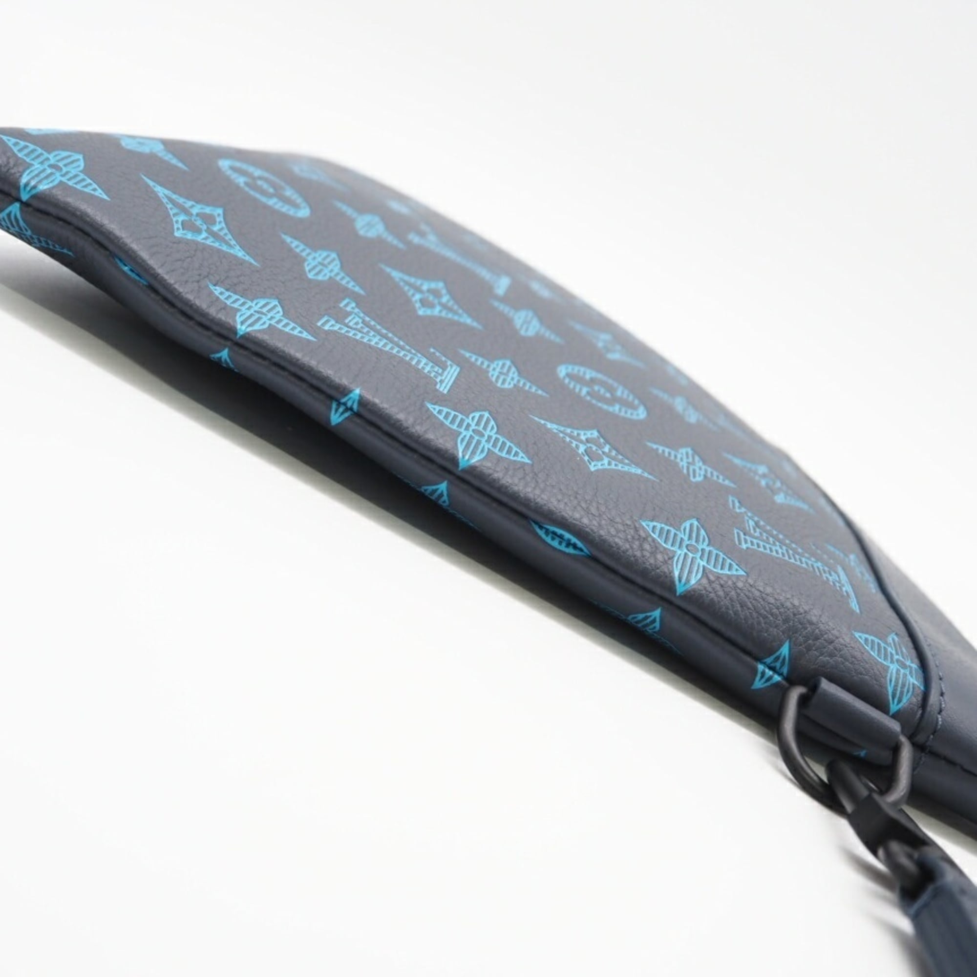 Louis Vuitton Blue Coated Canvas Clutch Bag (Pre-Owned)