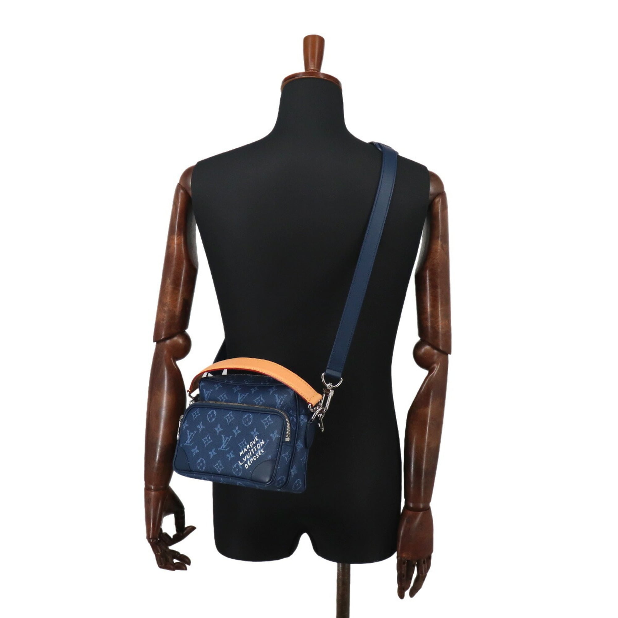 Louis Vuitton Blue Canvas Shoulder Bag (Pre-Owned)