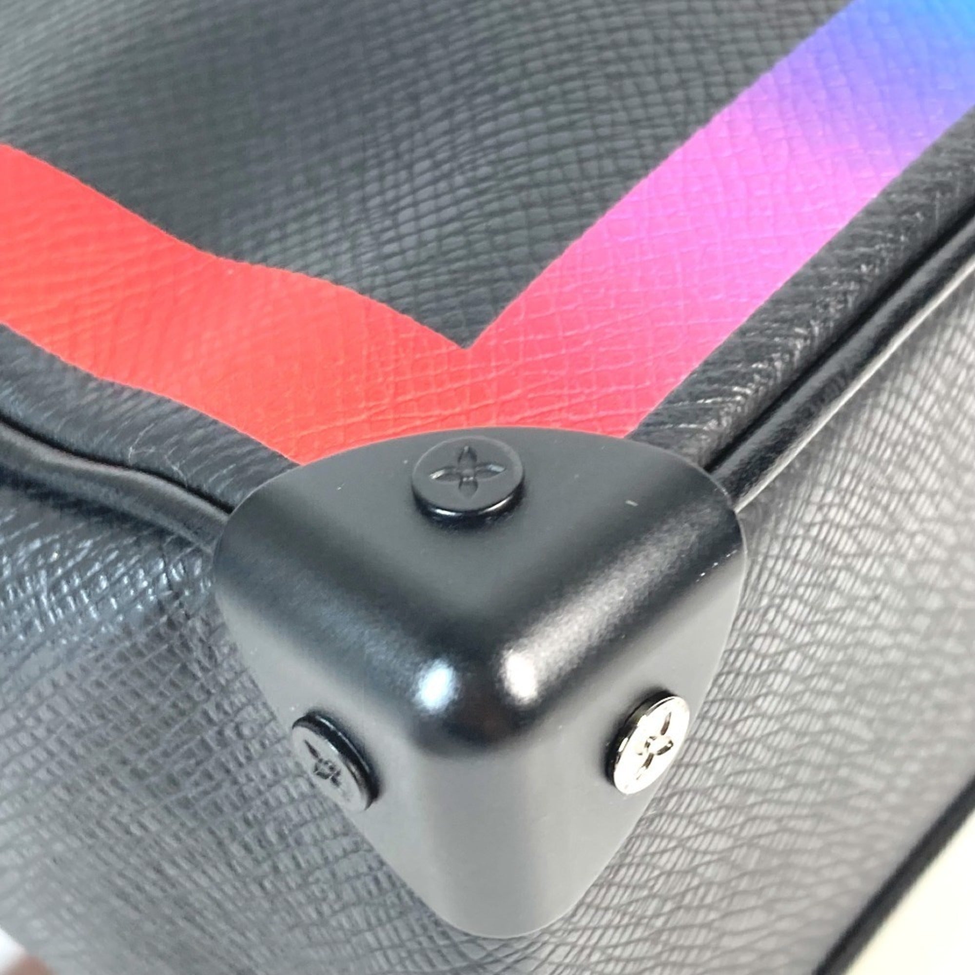 Louis Vuitton Black Multi-Color Taiga Leather Pochette Shoulder Bag (Pre-Owned)