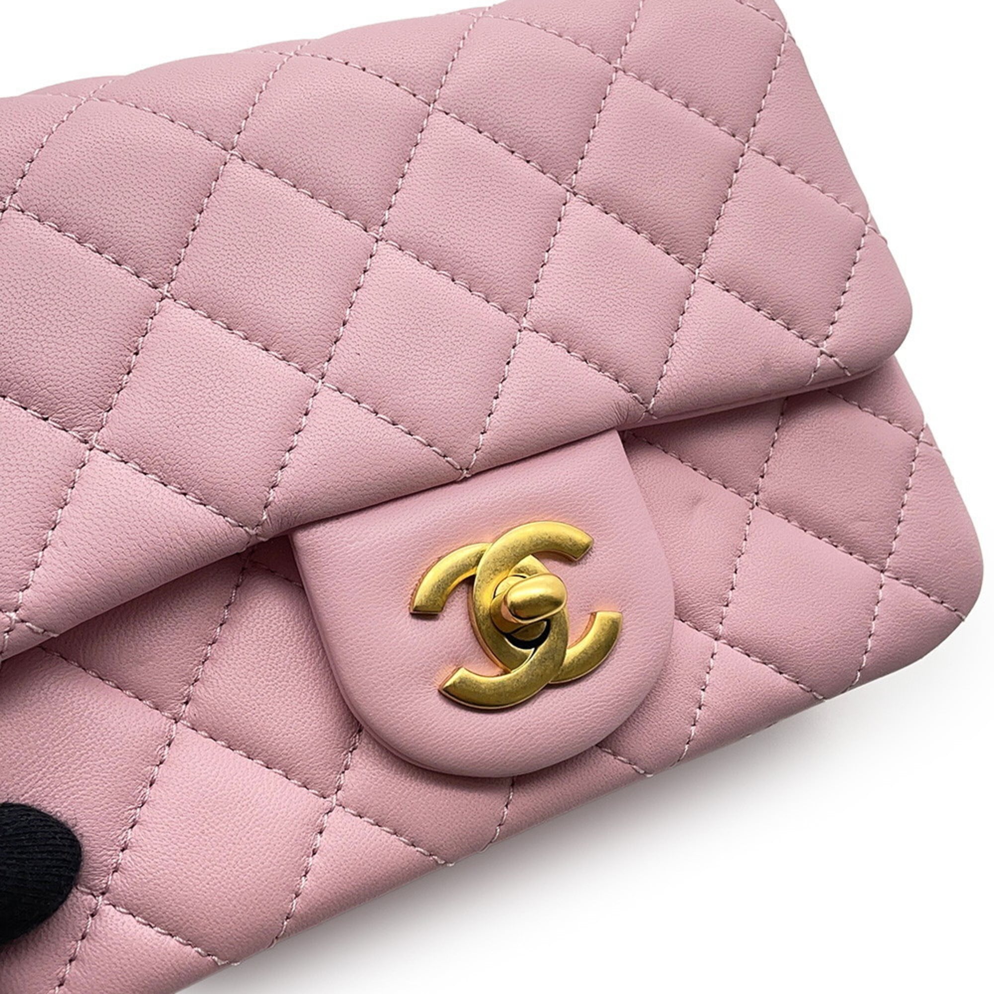 Chanel Matelasse Pink Leather Shoulder Bag (Pre-Owned)