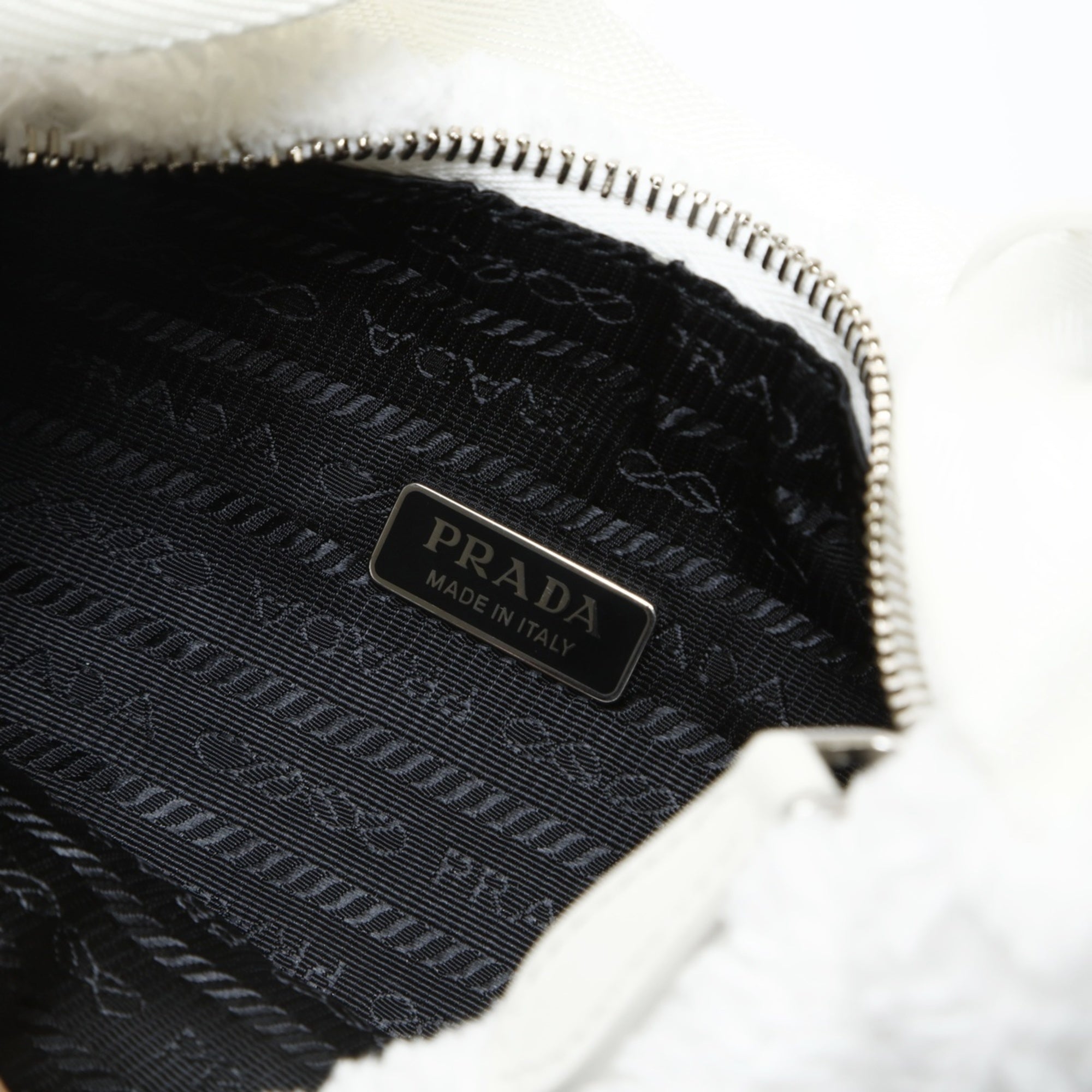 Prada White Shoulder Bag (Pre-Owned)