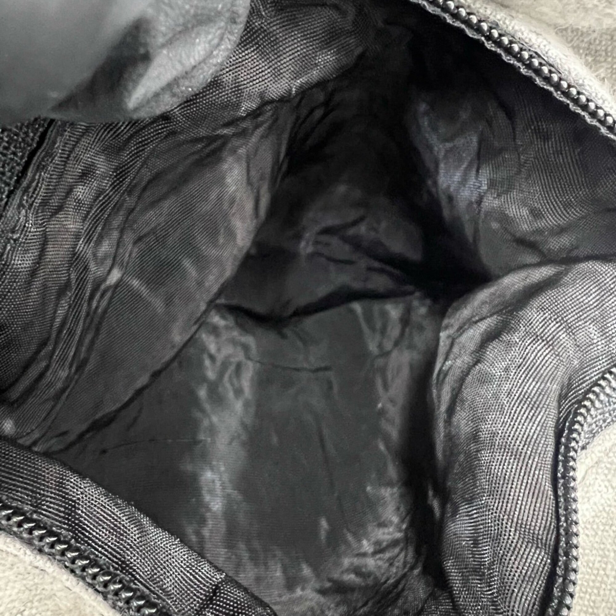 Loewe Black Leather Pochette Shoulder Bag (Pre-Owned)