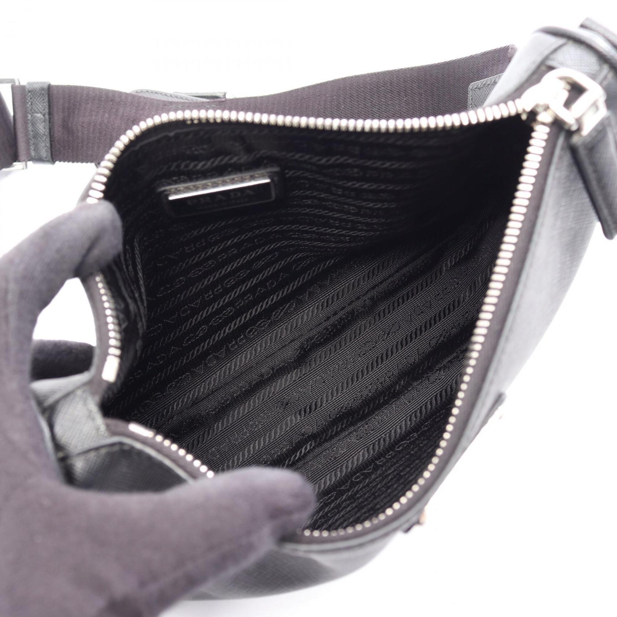 Prada Black Leather Handbag Pouch Shoulder Bag Weekend Bag (Pre-Owned)
