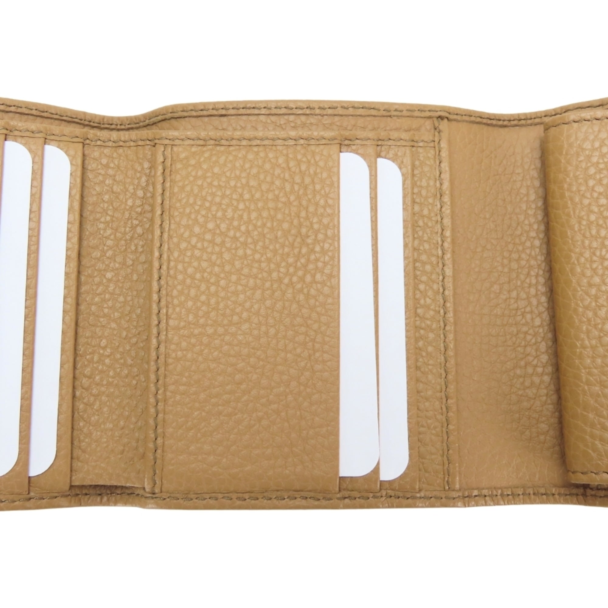 Gucci Beige Leather Wallet (Tri-Fold) (Pre-Owned)