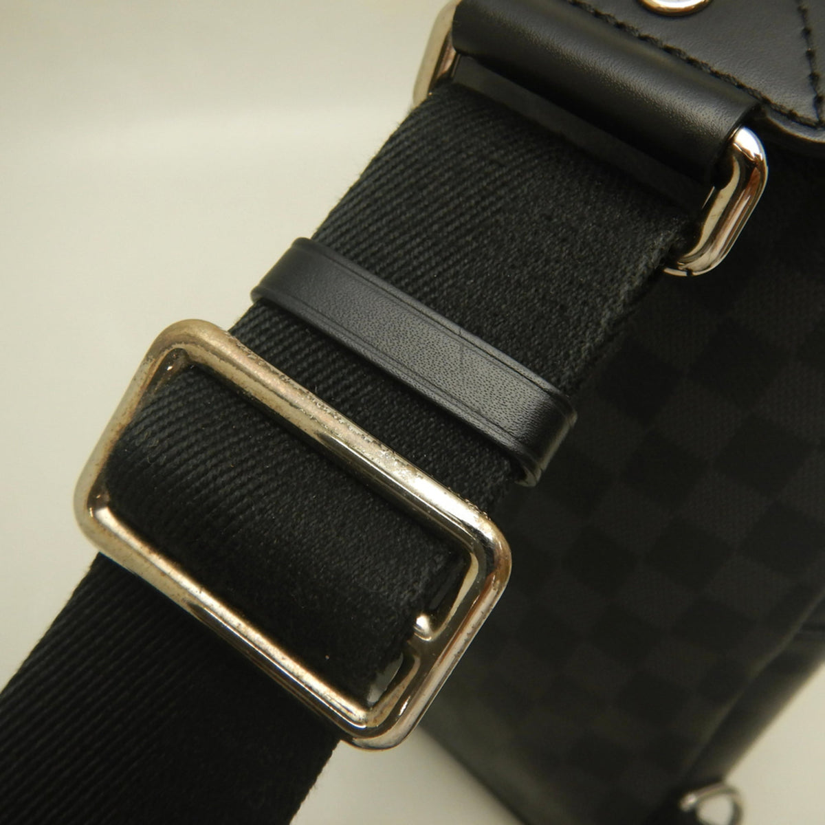 Louis Vuitton Damier Graphite Noir Damier Graphite Sling Bag (Pre-Owned)