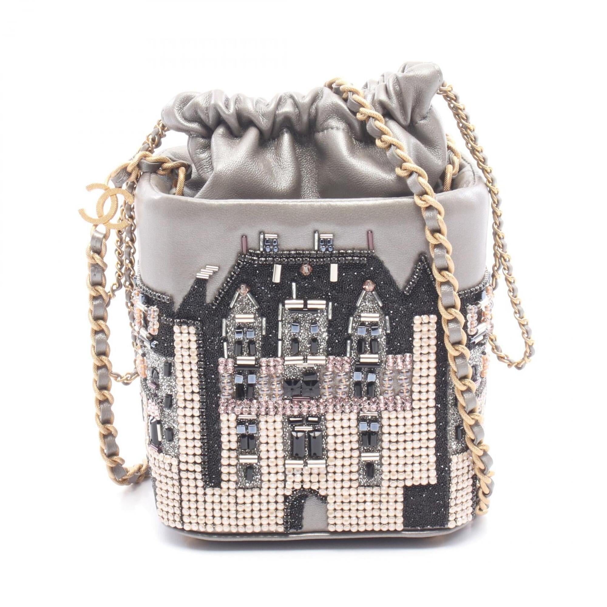 Chanel Silver Leather Handbag Shoulder Bag (Pre-Owned)