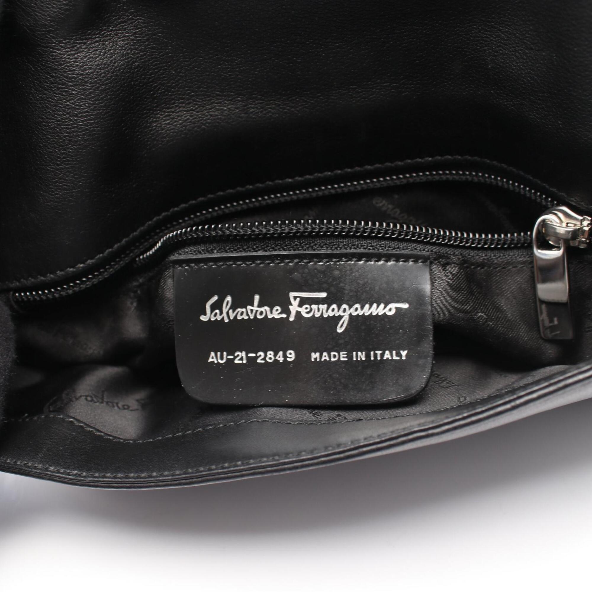 Salvatore Ferragamo Black Leather Handbag Shoulder Bag (Pre-Owned)