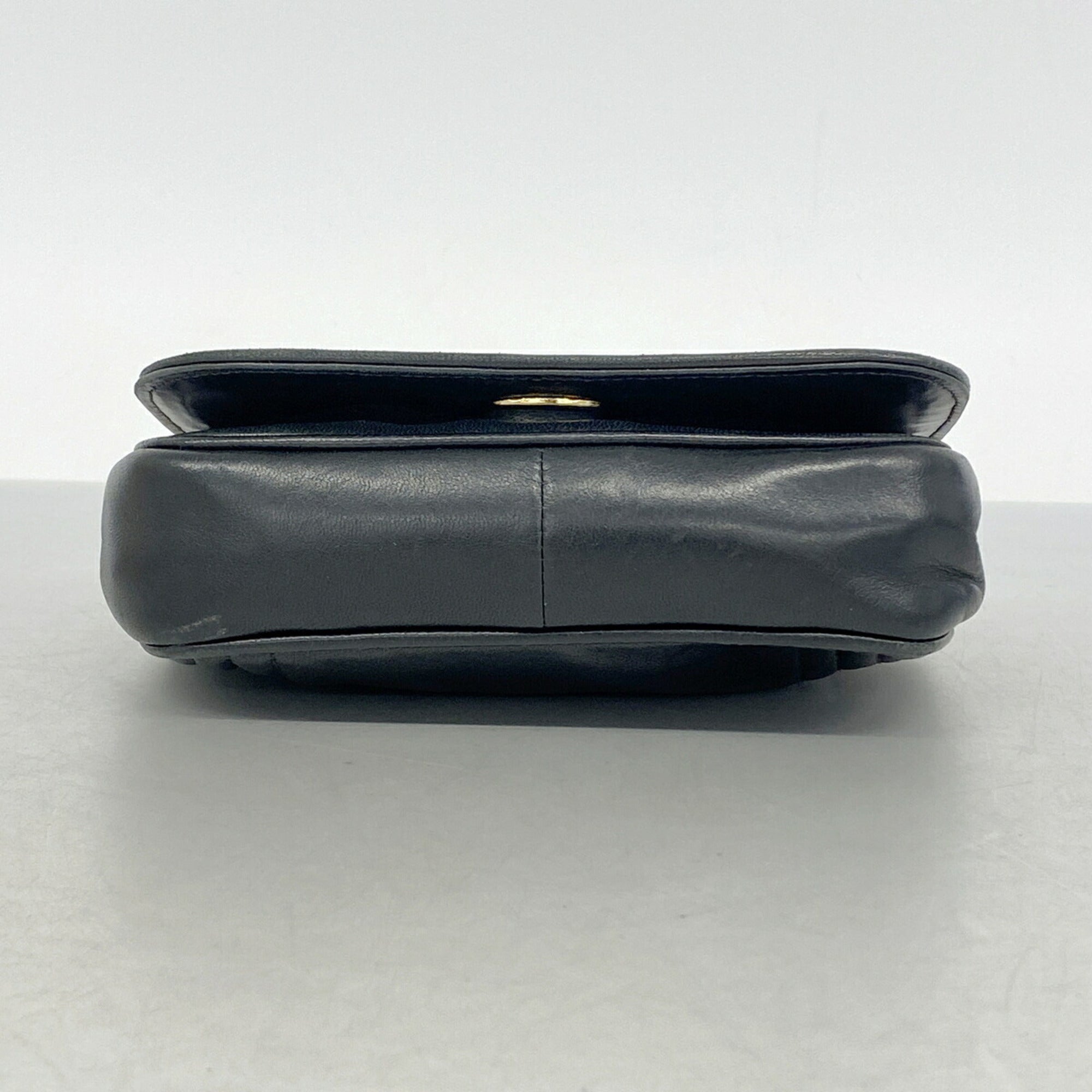 Chanel Black Leather Shoulder Bag (Pre-Owned)