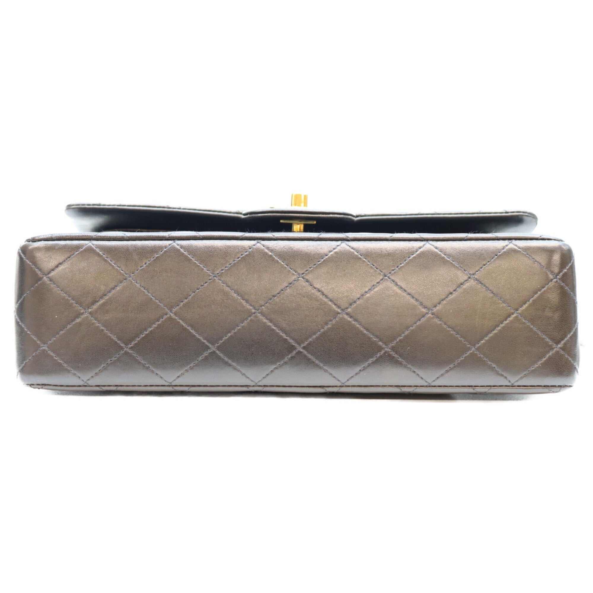 Chanel Black Leather Shoulder Bag (Pre-Owned)