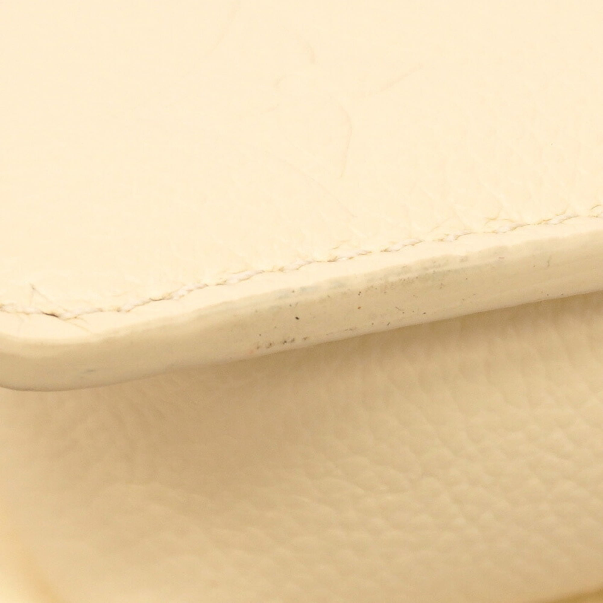 Louis Vuitton Cream Shoulder Bag (Pre-Owned)