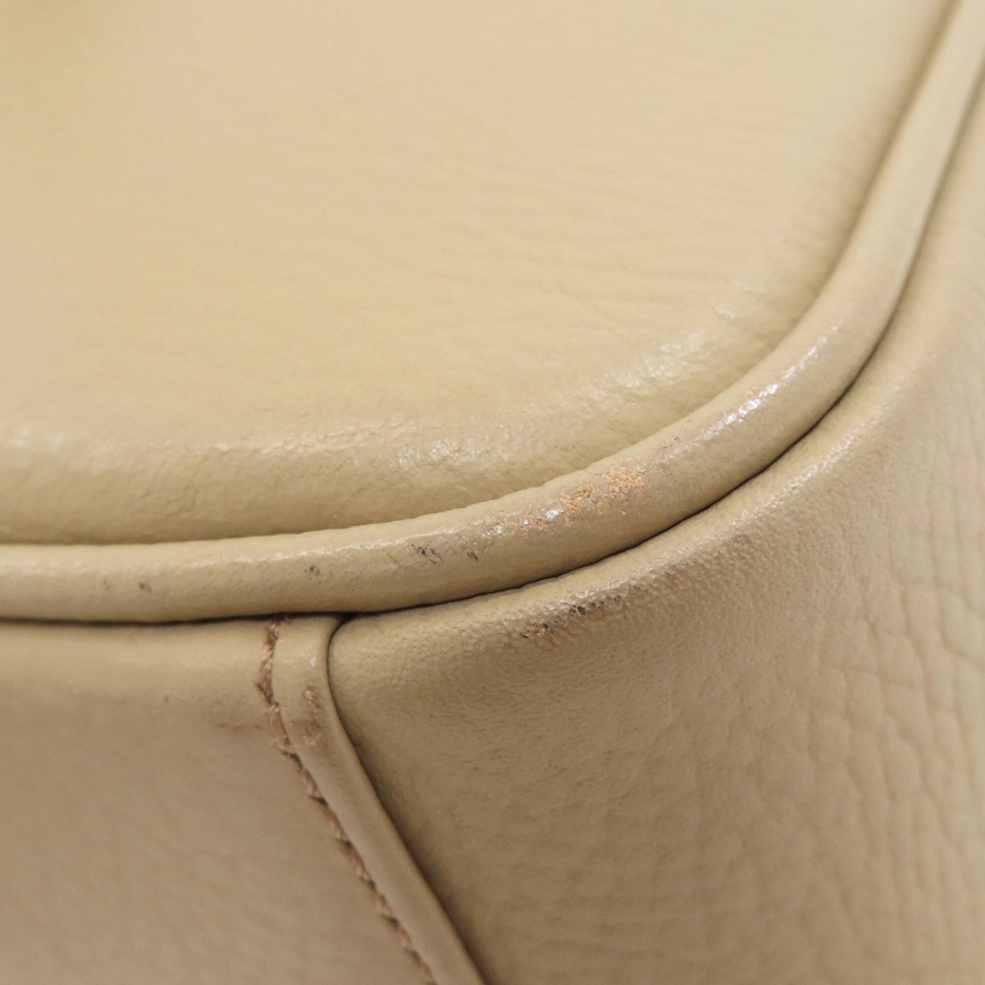 Burberry Beige Leather Shoulder Bag (Pre-Owned)