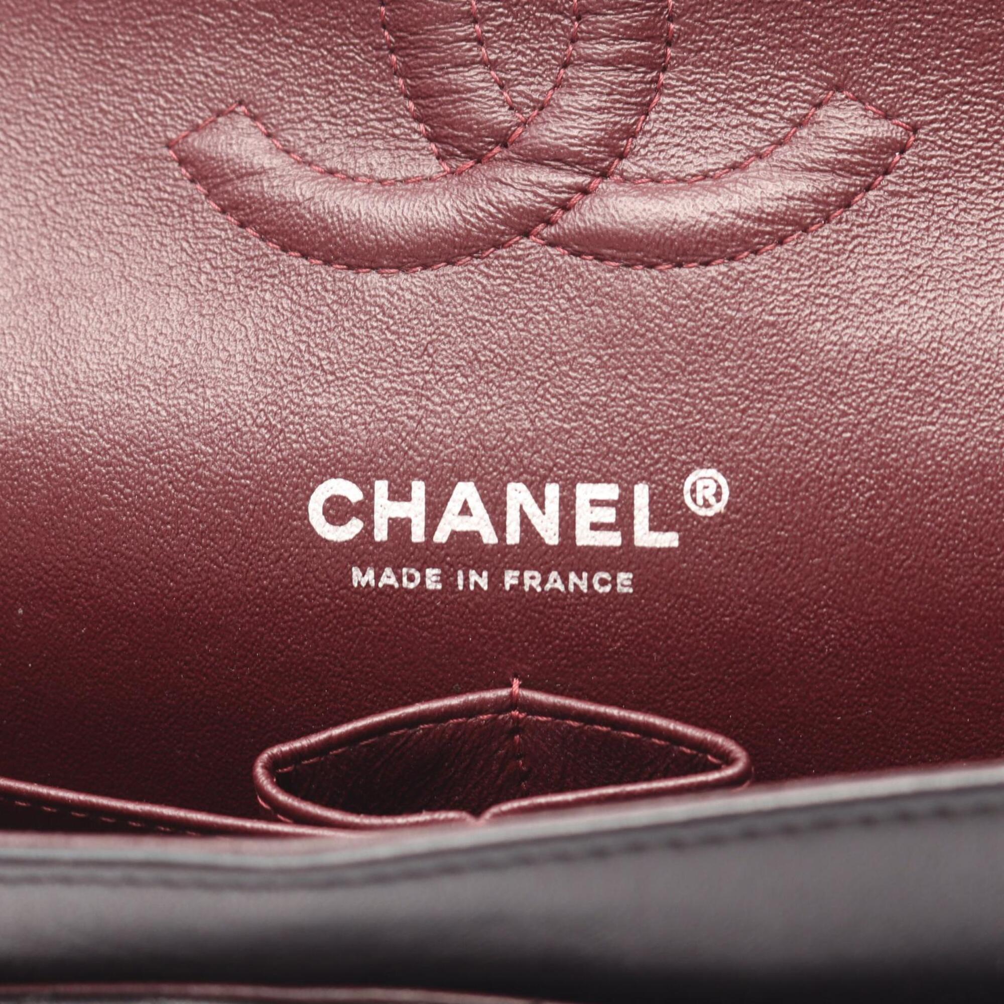 Chanel Black Leather Handbag Shoulder Bag (Pre-Owned)