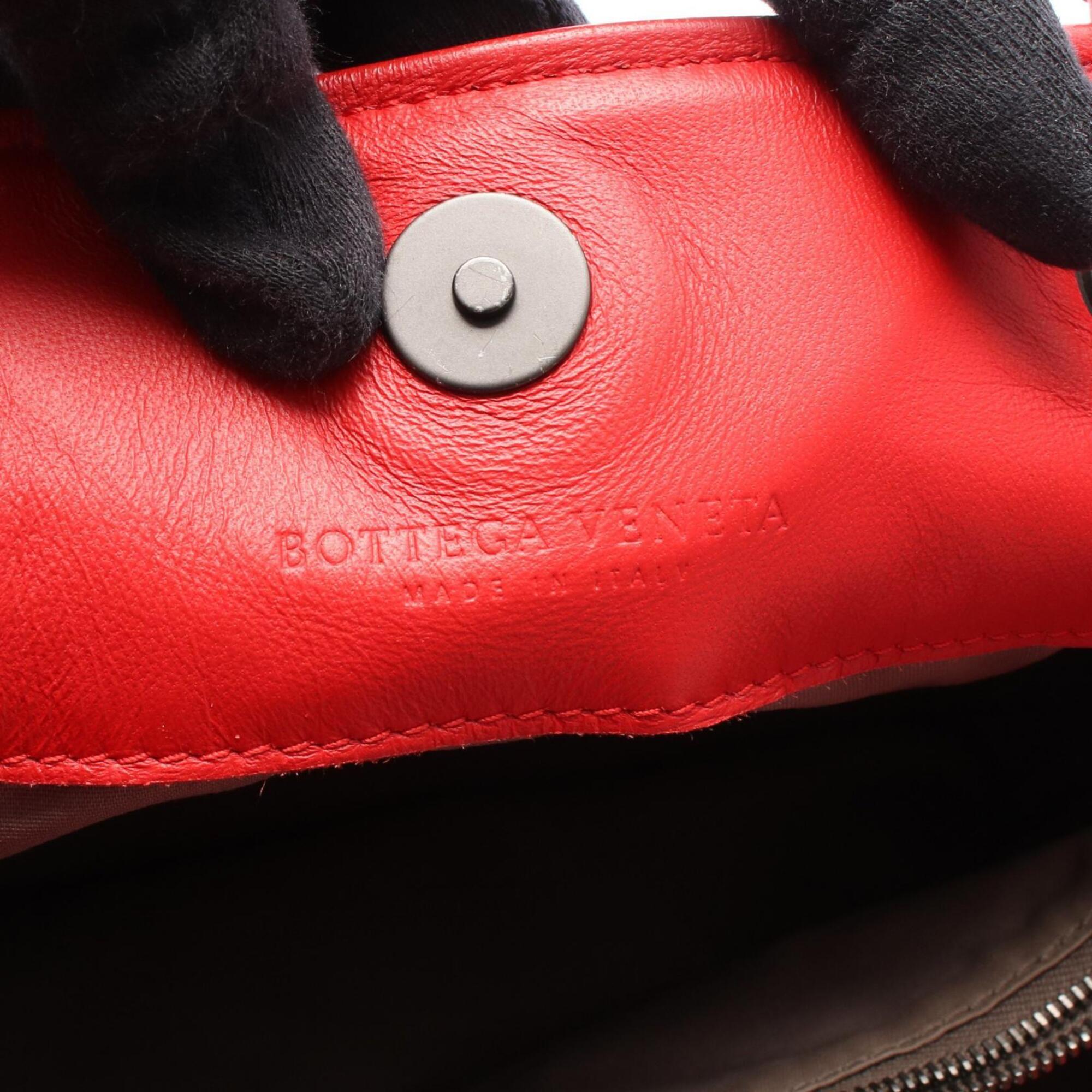 Bottega Veneta Red Color Leather Handbag (Pre-Owned)