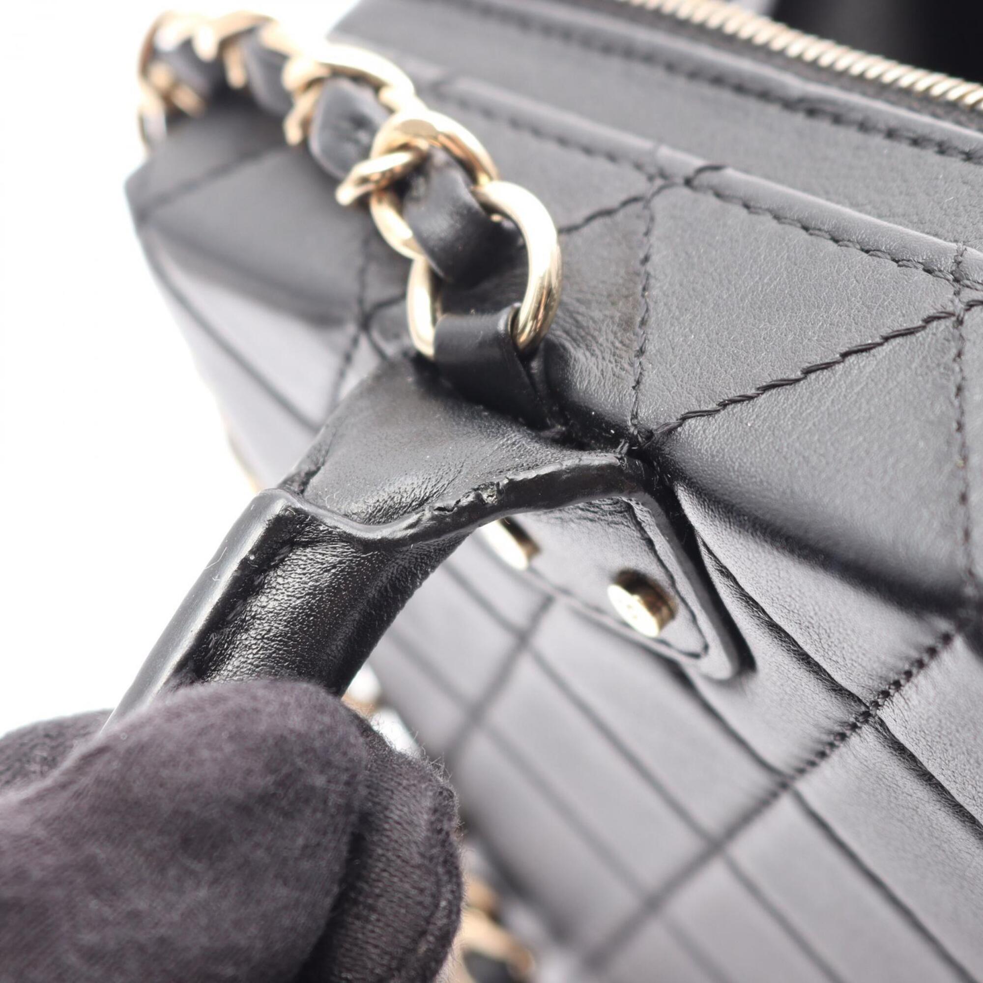 Chanel Black Leather Handbag Shoulder Bag (Pre-Owned)
