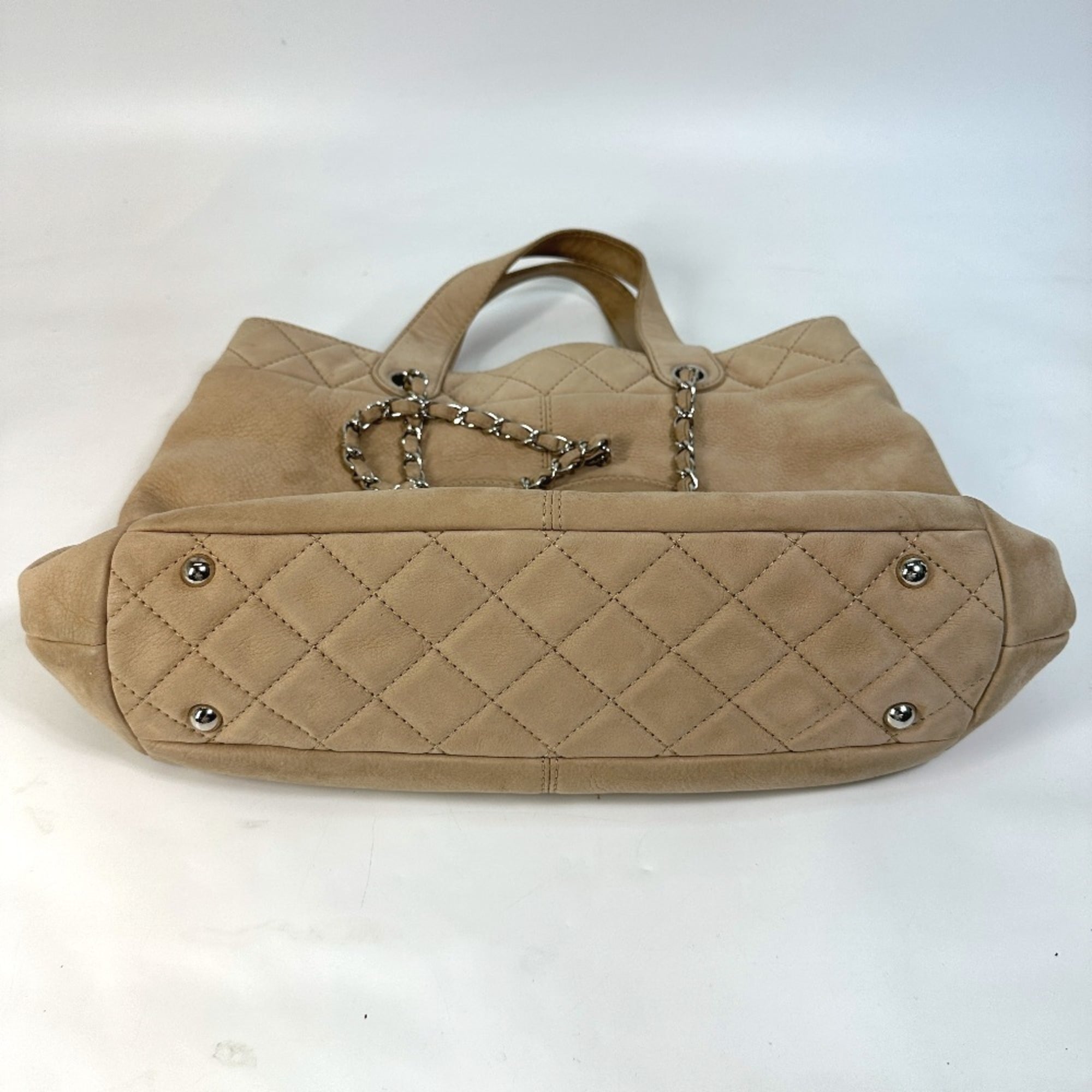 Chanel Beige Suede Shoulder Bag Tote Bag (Pre-Owned)