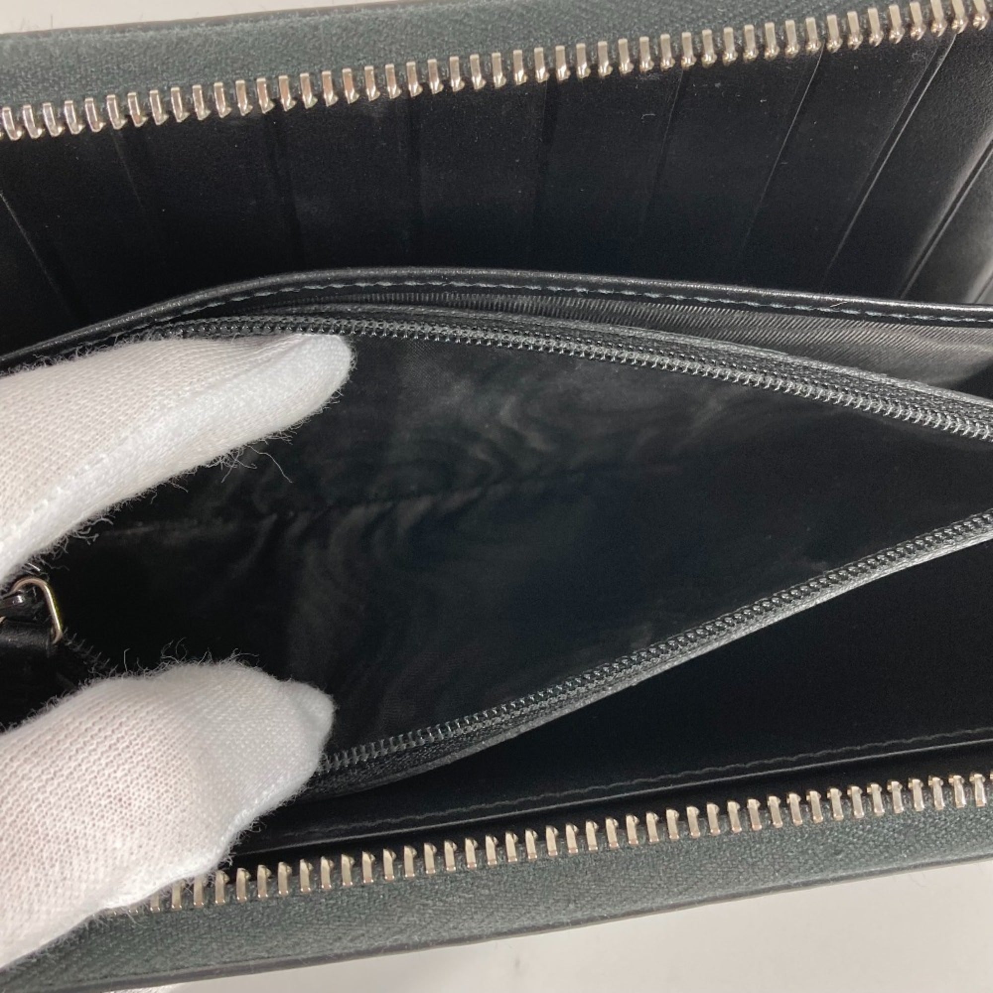 Gucci Black Leather Long Wallet (Bi-Fold) (Pre-Owned)