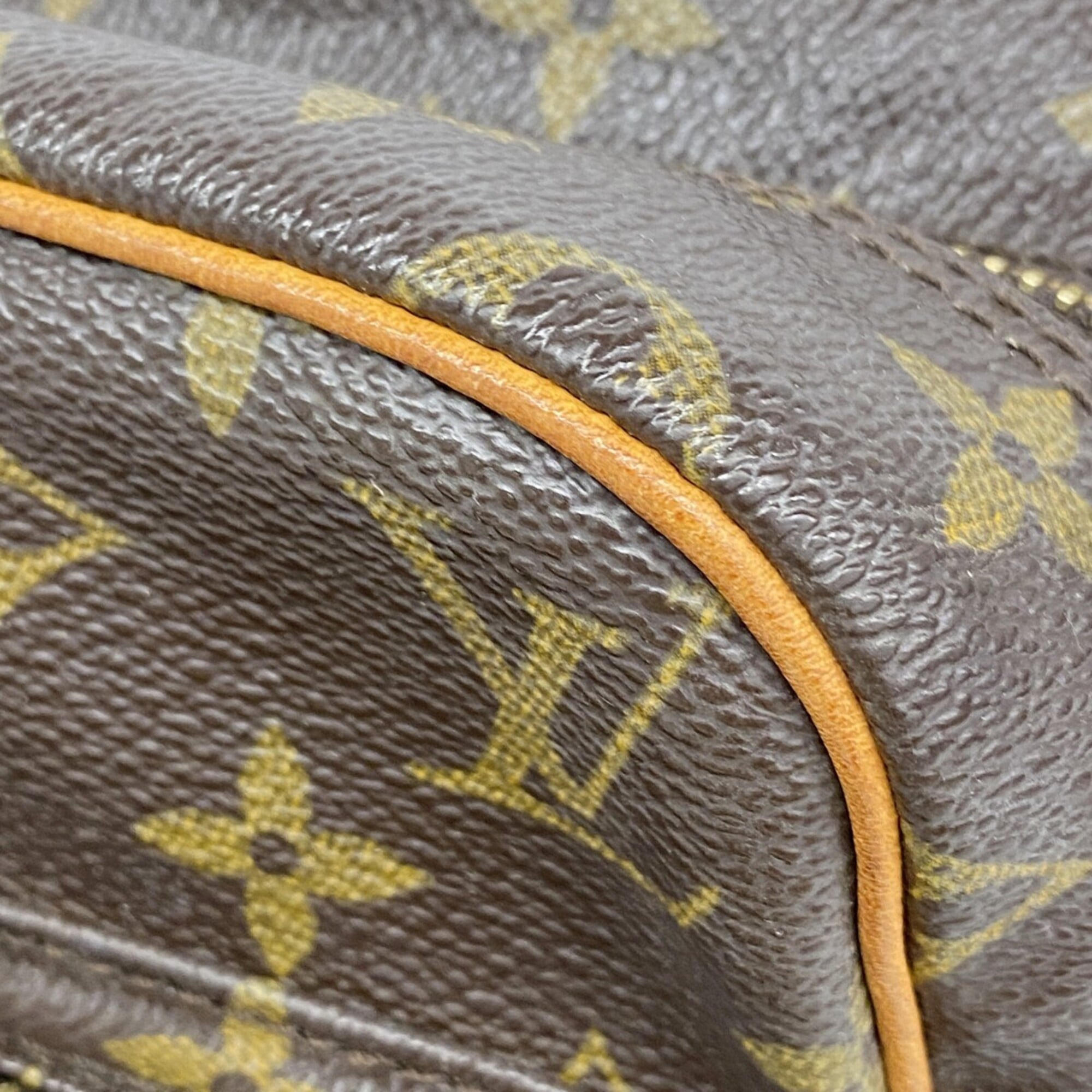 Louis Vuitton Brown Shoulder Bag (Pre-Owned)