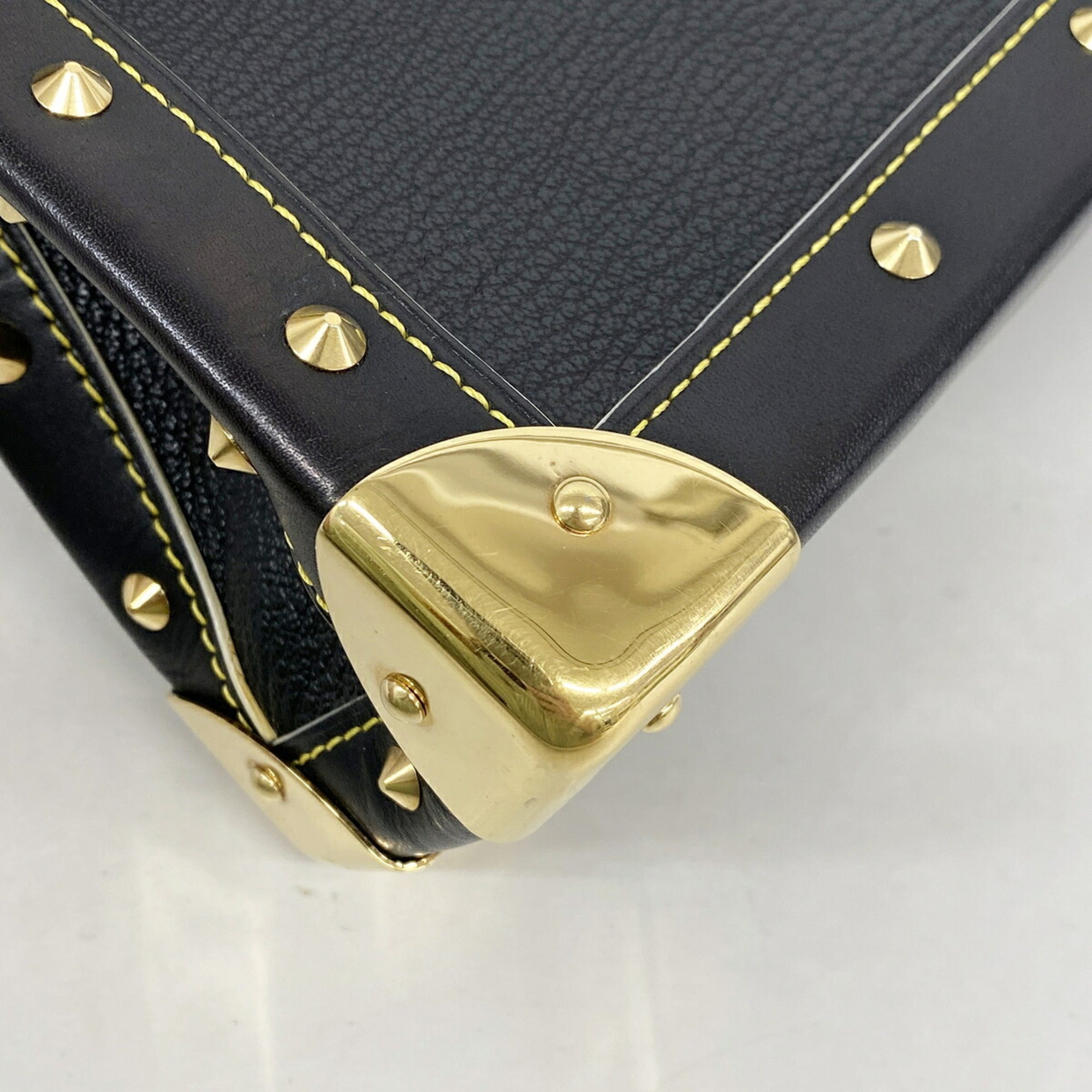 Louis Vuitton Noir Shoulder Bag (Pre-Owned)