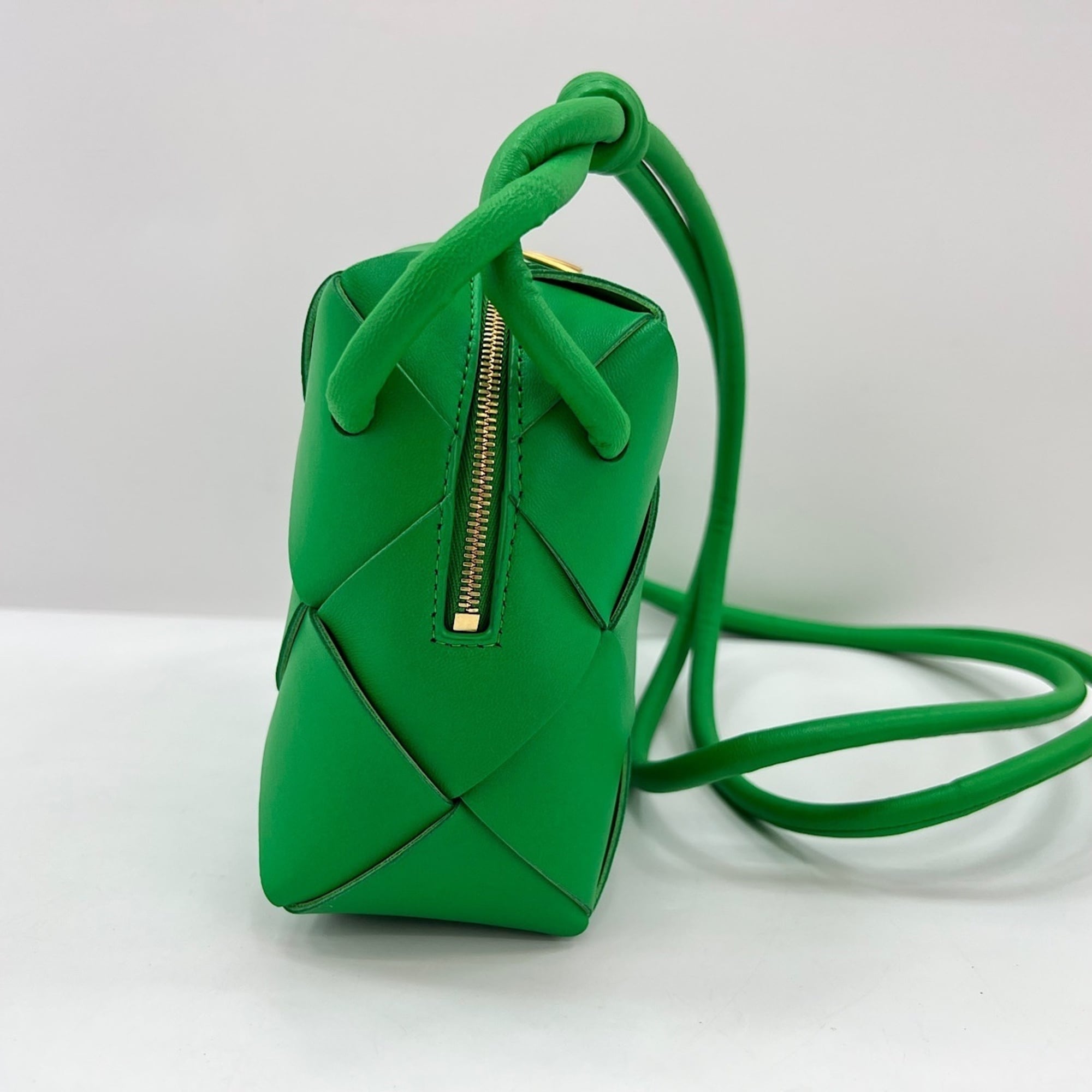 Bottega Veneta Green Intrecciato Shoulder Bag (Pre-Owned)
