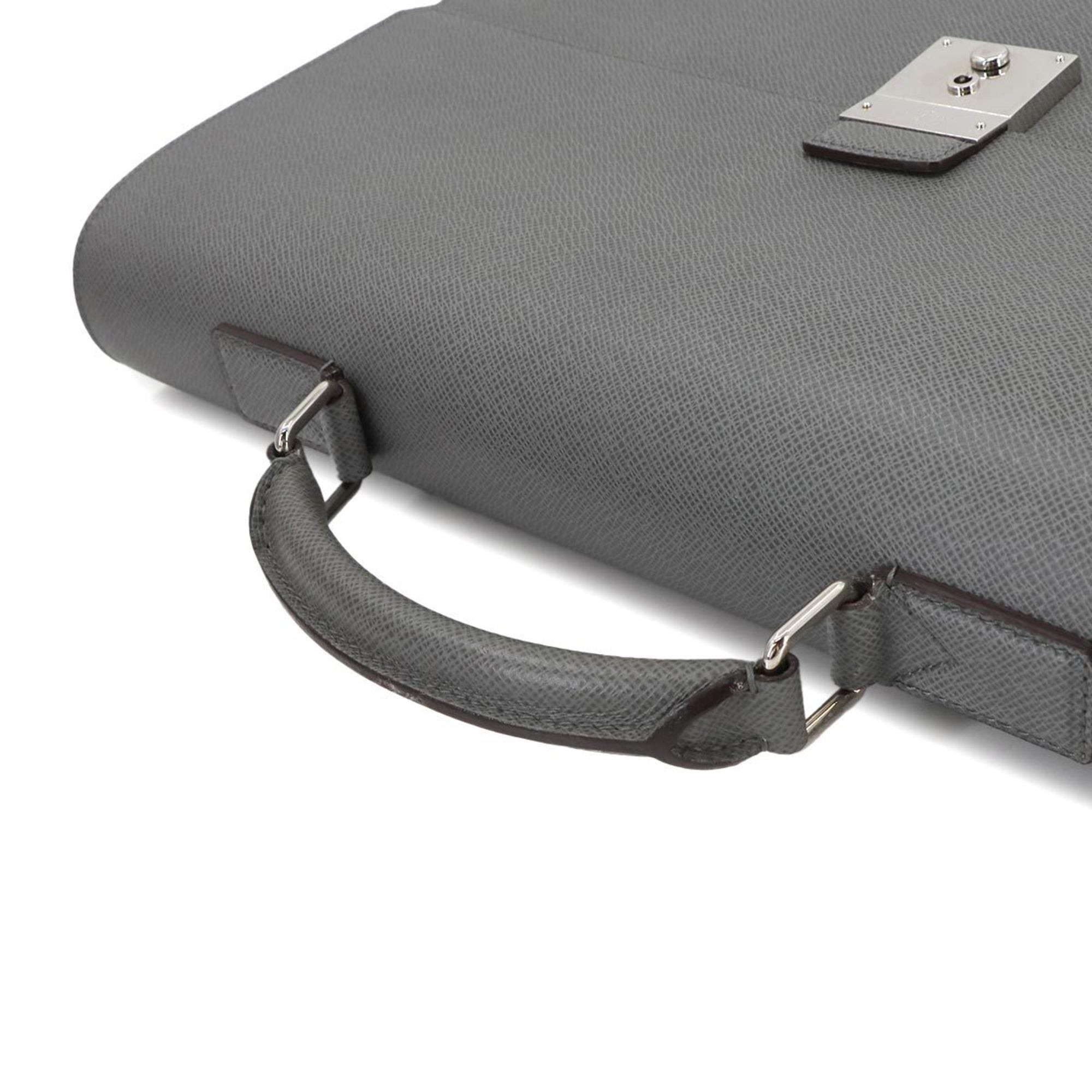 Louis Vuitton Glacier Taiga Leather Pouch (Pre-Owned)