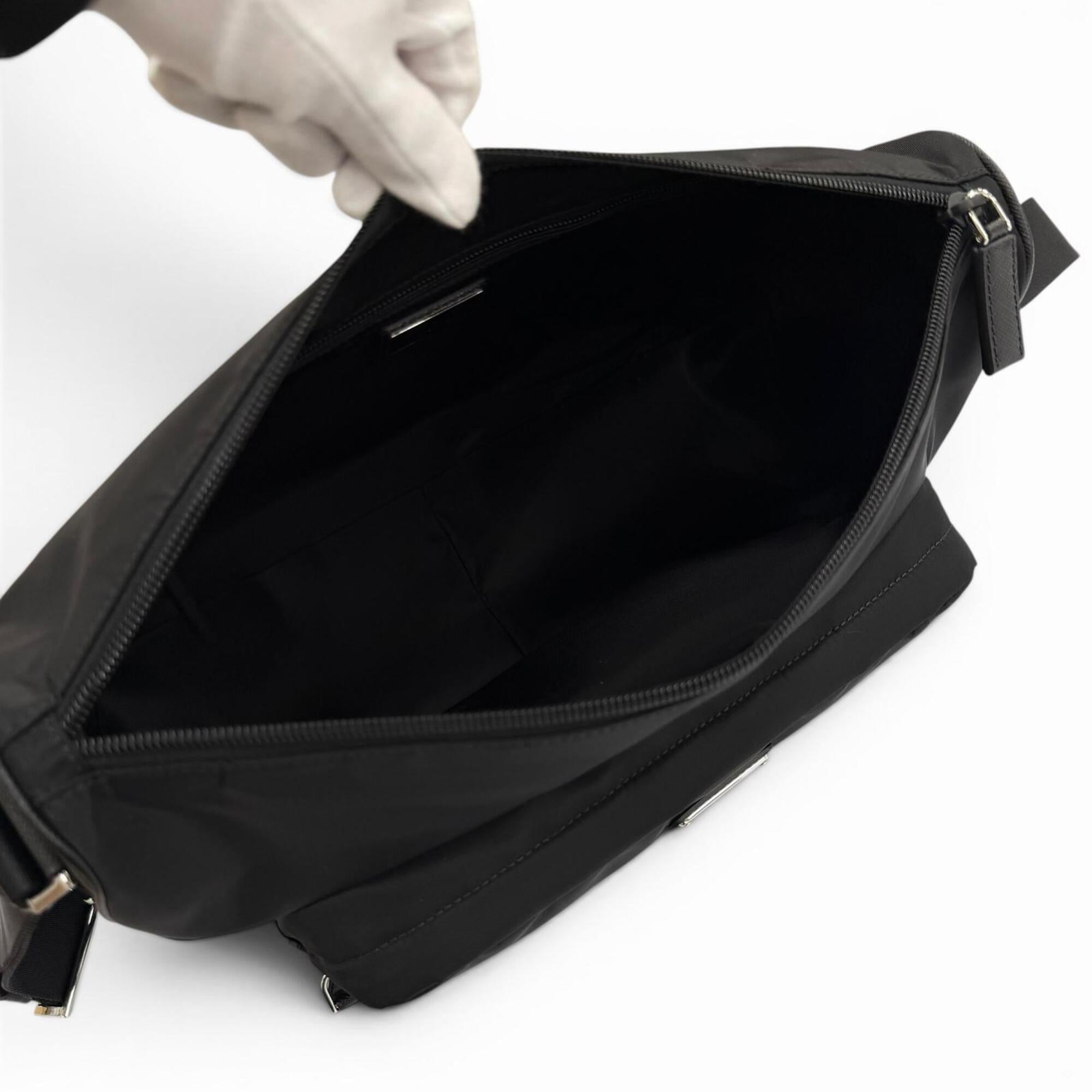 Prada Black Nylon Leather Shoulder Bag (Pre-Owned)