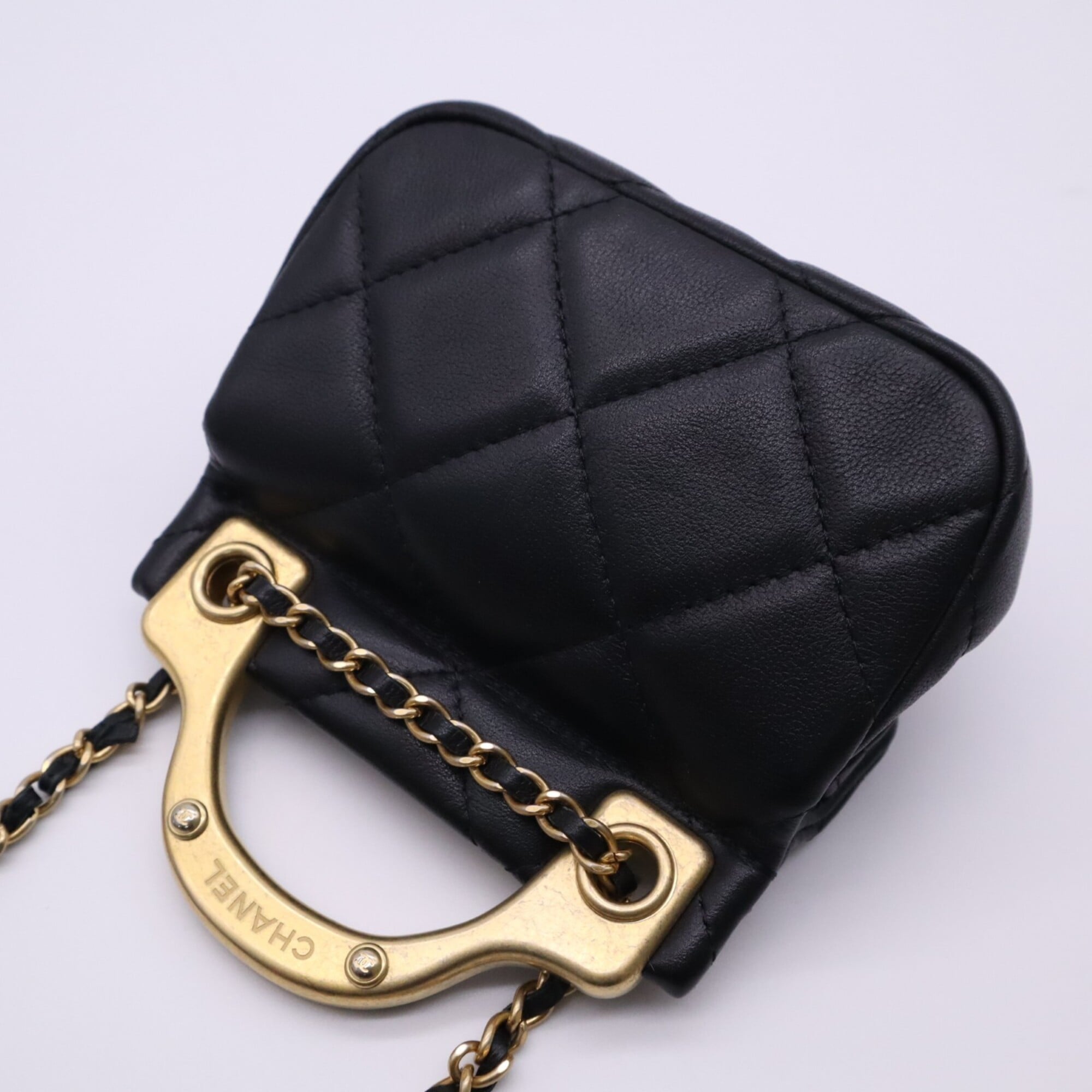Chanel Matelasse Black Leather Chain/Shoulder Wallet (Pre-Owned)