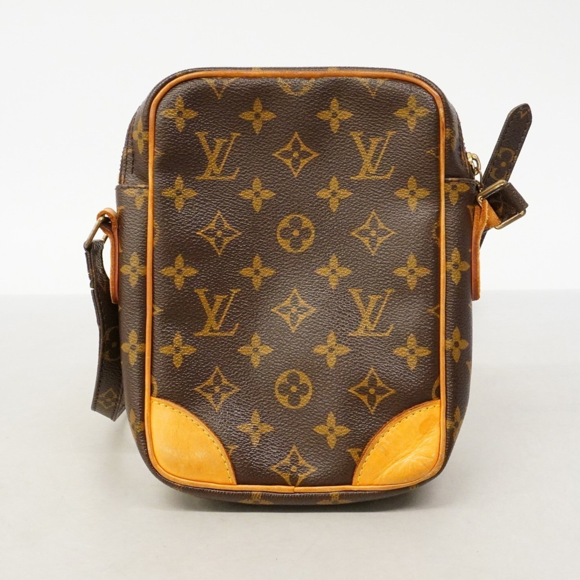 Louis Vuitton Brown Shoulder Bag (Pre-Owned)