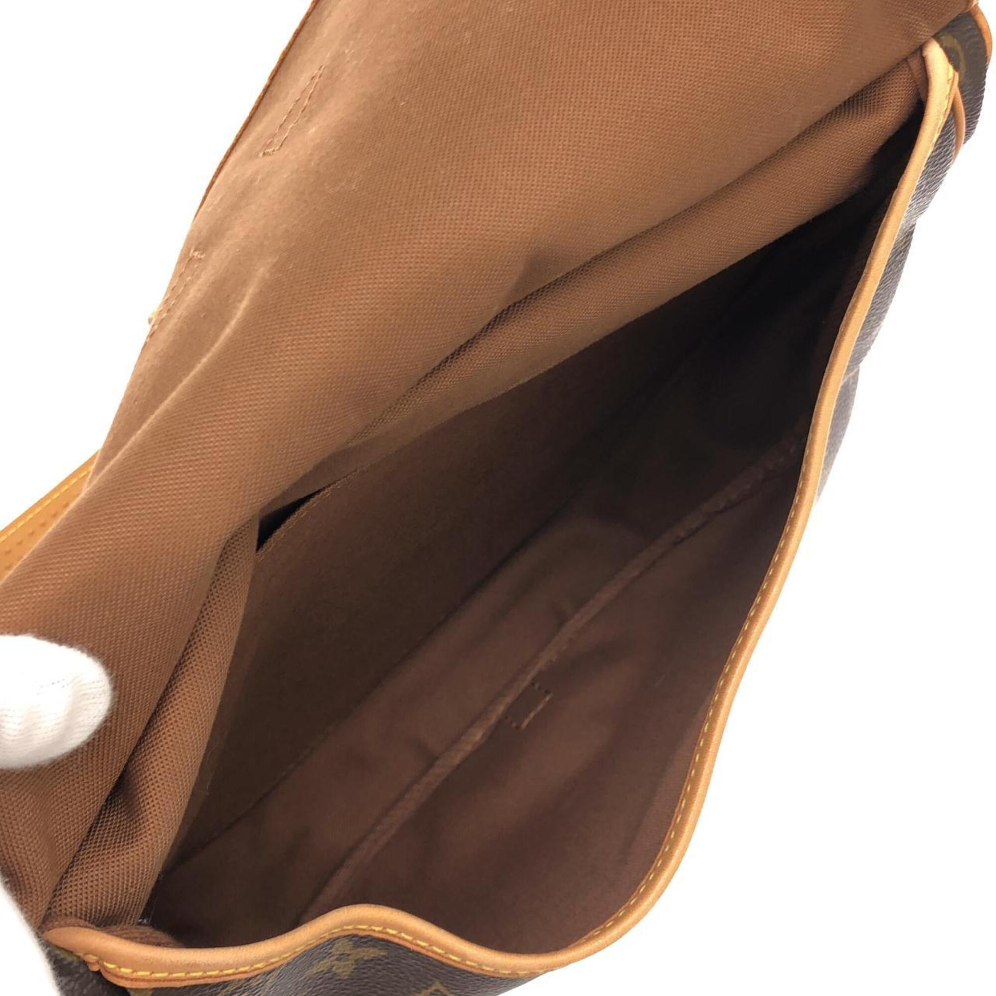 Louis Vuitton Marron Coated Canvas Shoulder Bag (Pre-Owned)