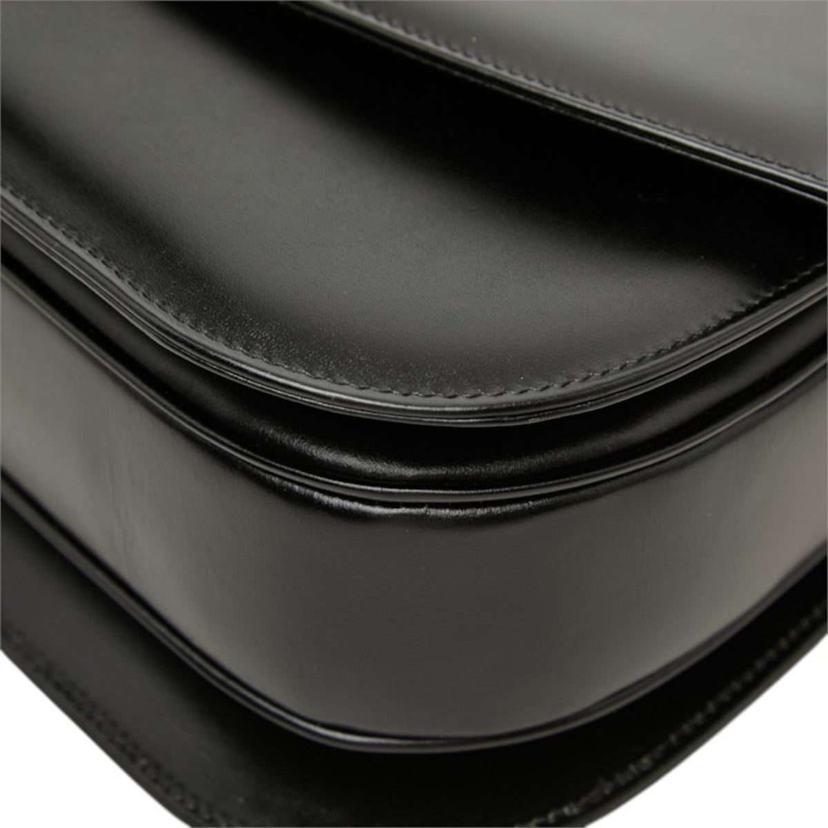 Versace Black Leather Shoulder Bag (Pre-Owned)