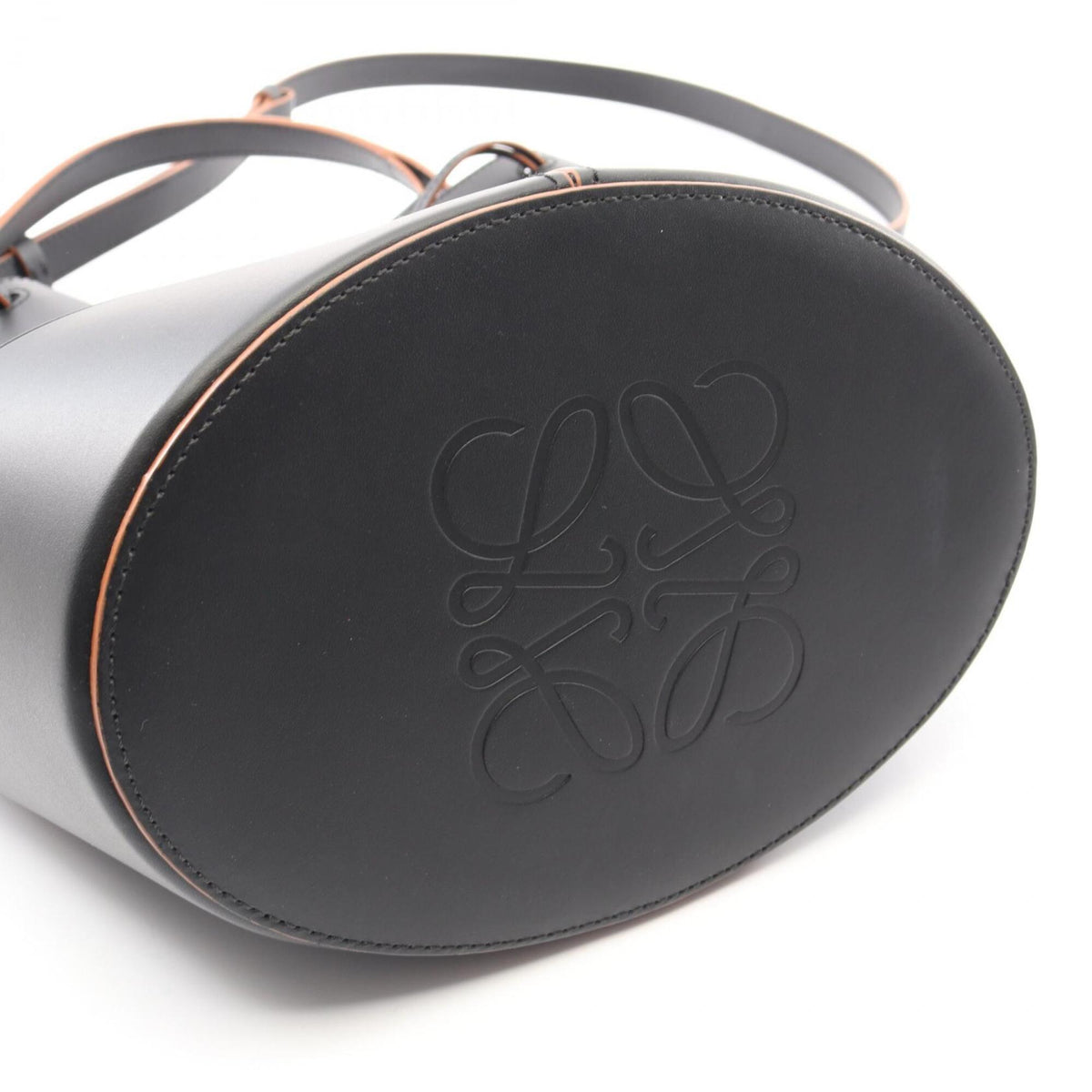 Loewe Black Leather Handbag Shoulder Bag (Pre-Owned)