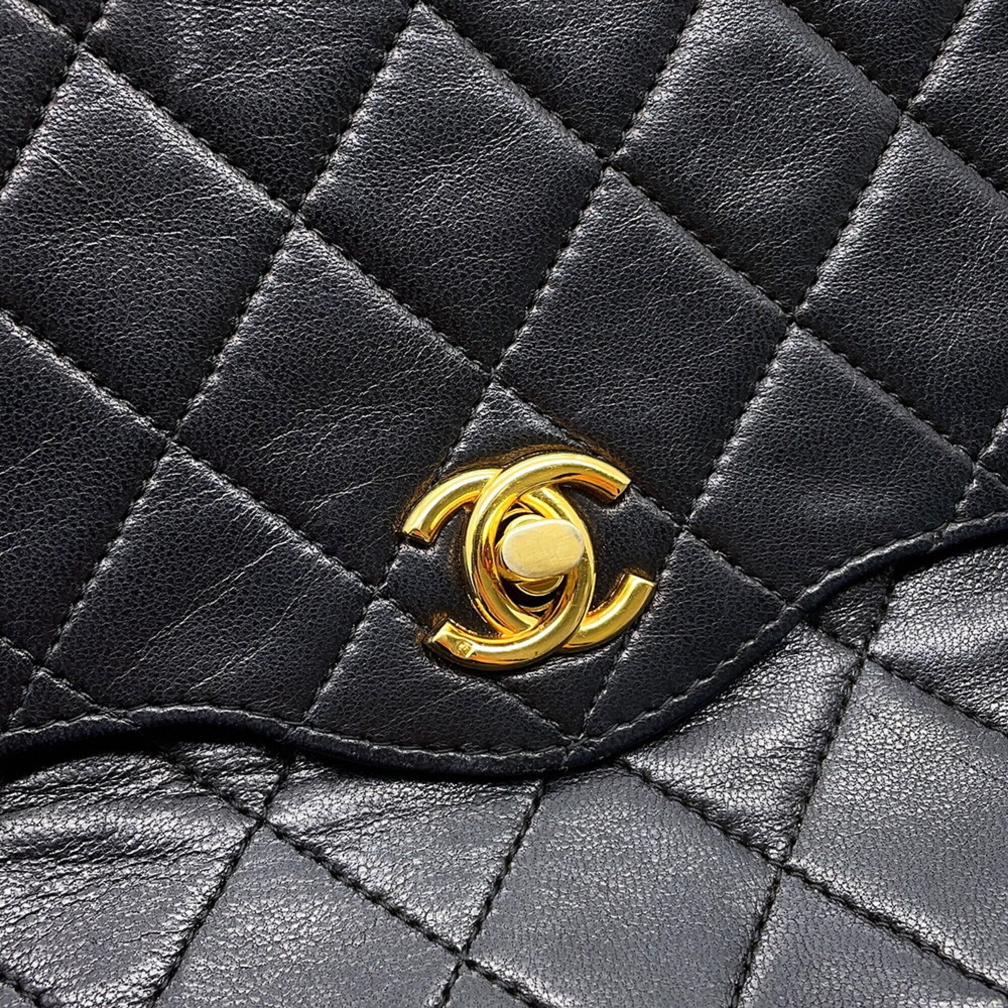 Chanel Matelasse Black Leather Handbag Shoulder Bag (Pre-Owned)