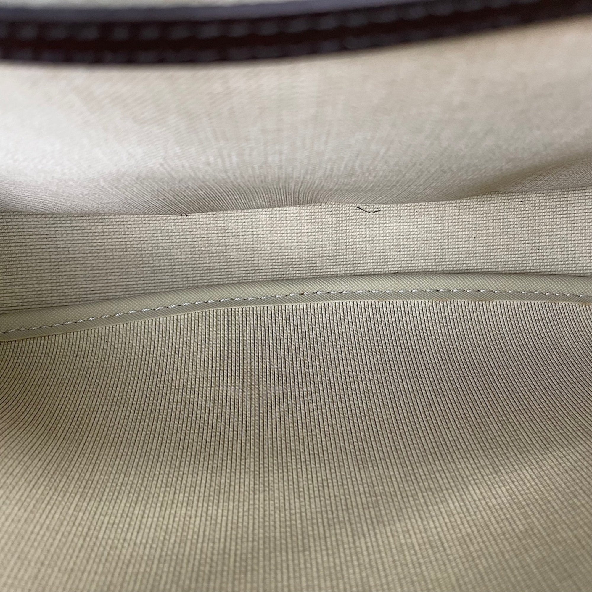 Louis Vuitton Brown Shoulder Bag (Pre-Owned)