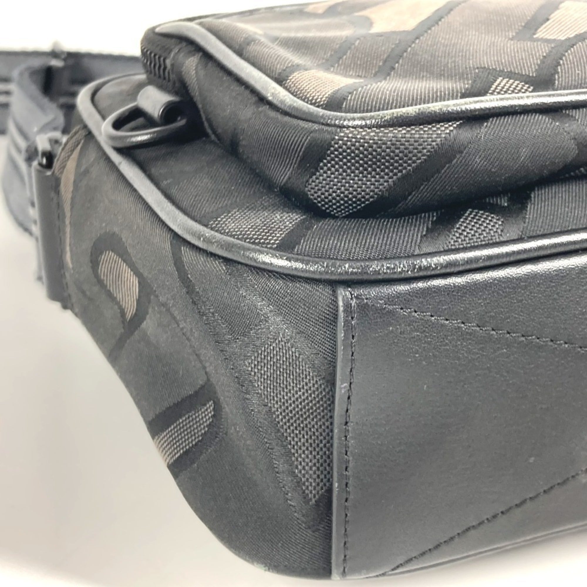 Burberry Black Gray Nylon Canvas Pochette Shoulder Bag (Pre-Owned)