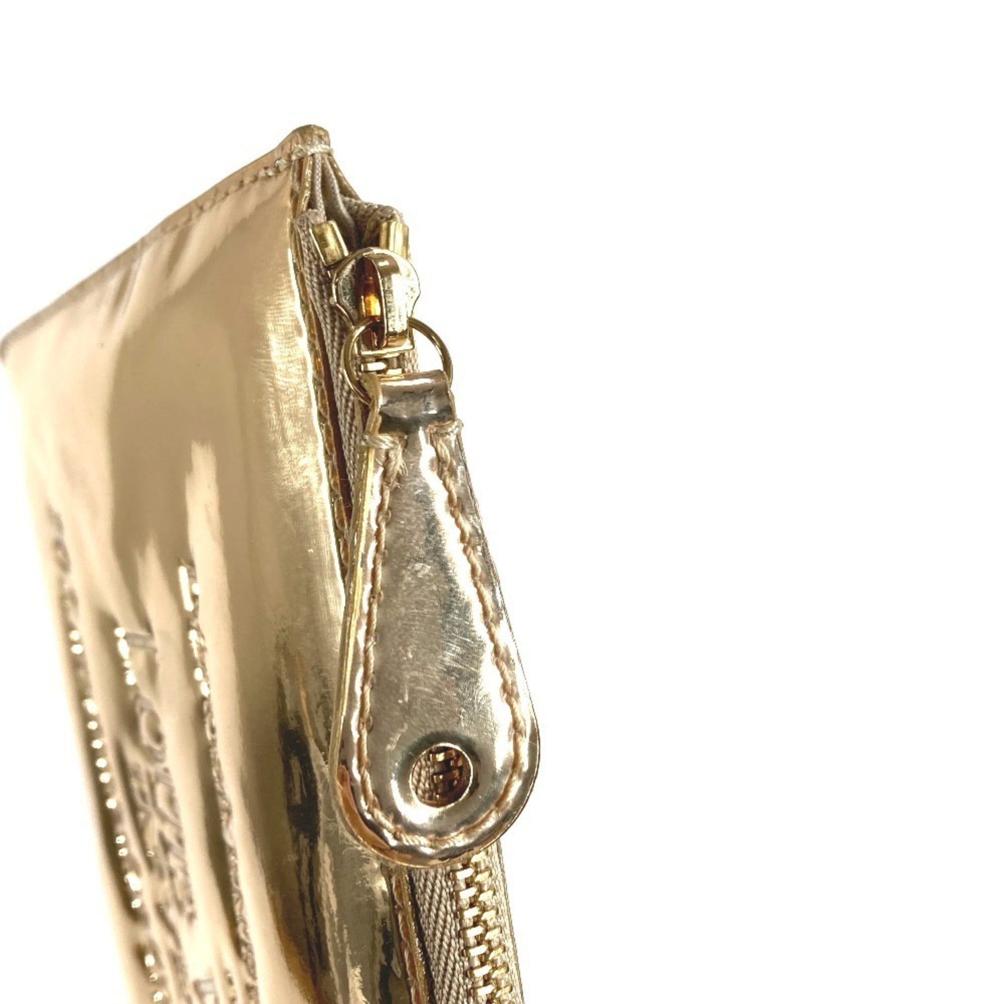 Louis Vuitton Gold Leather Pochette (Pre-Owned)